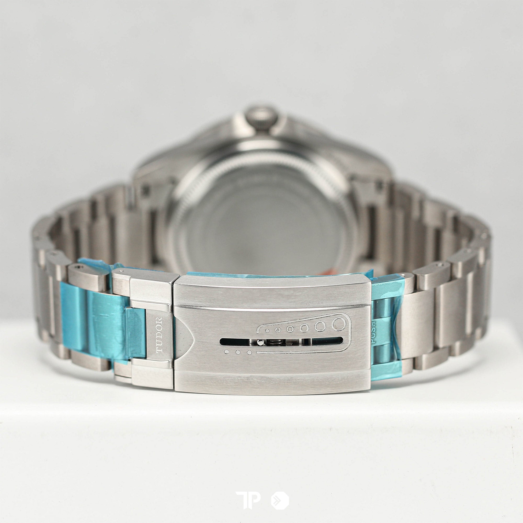 Pelagos 42 Titanium (2022)