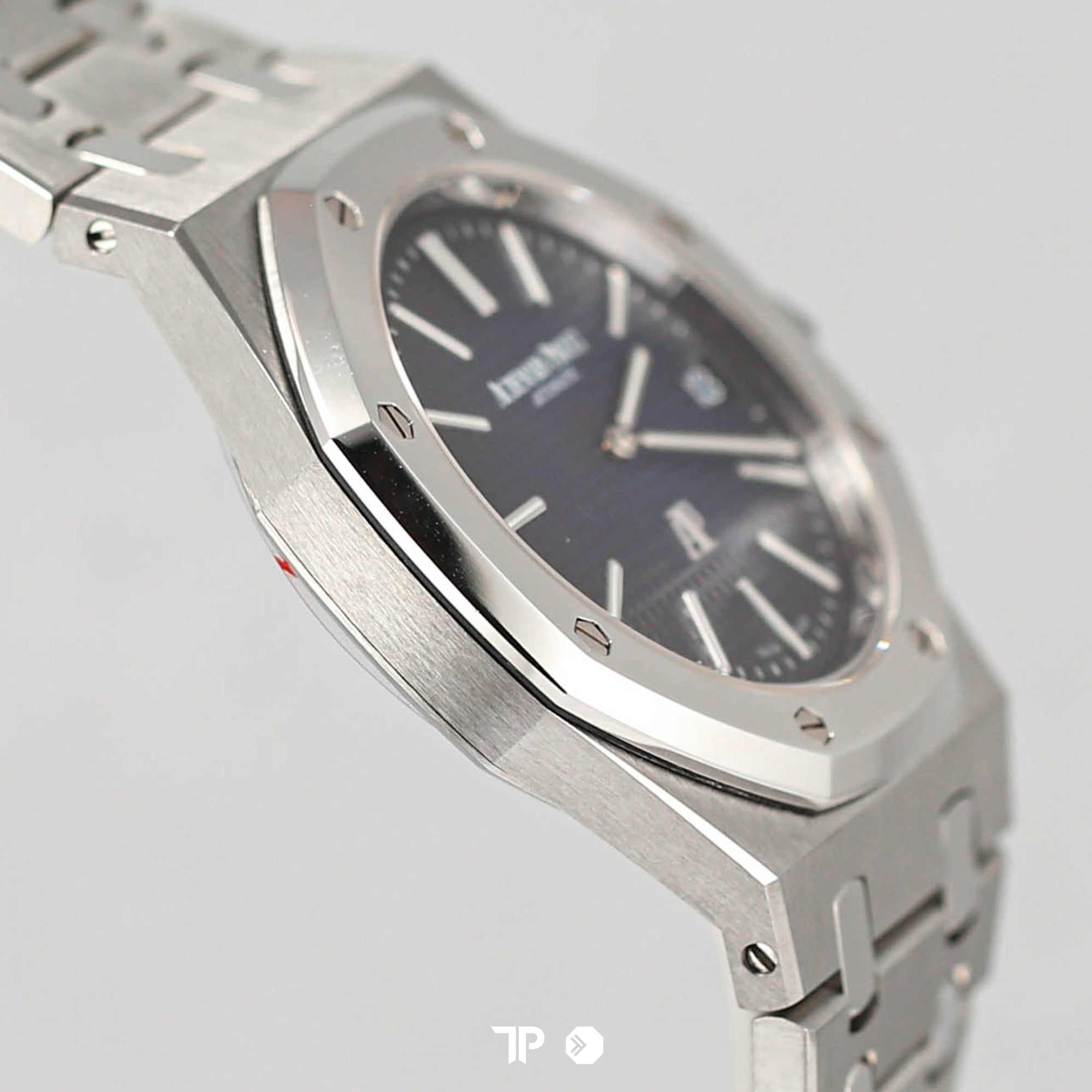 RO 15202 Ultra Thin Platinum Bezel Titanium (2018)
