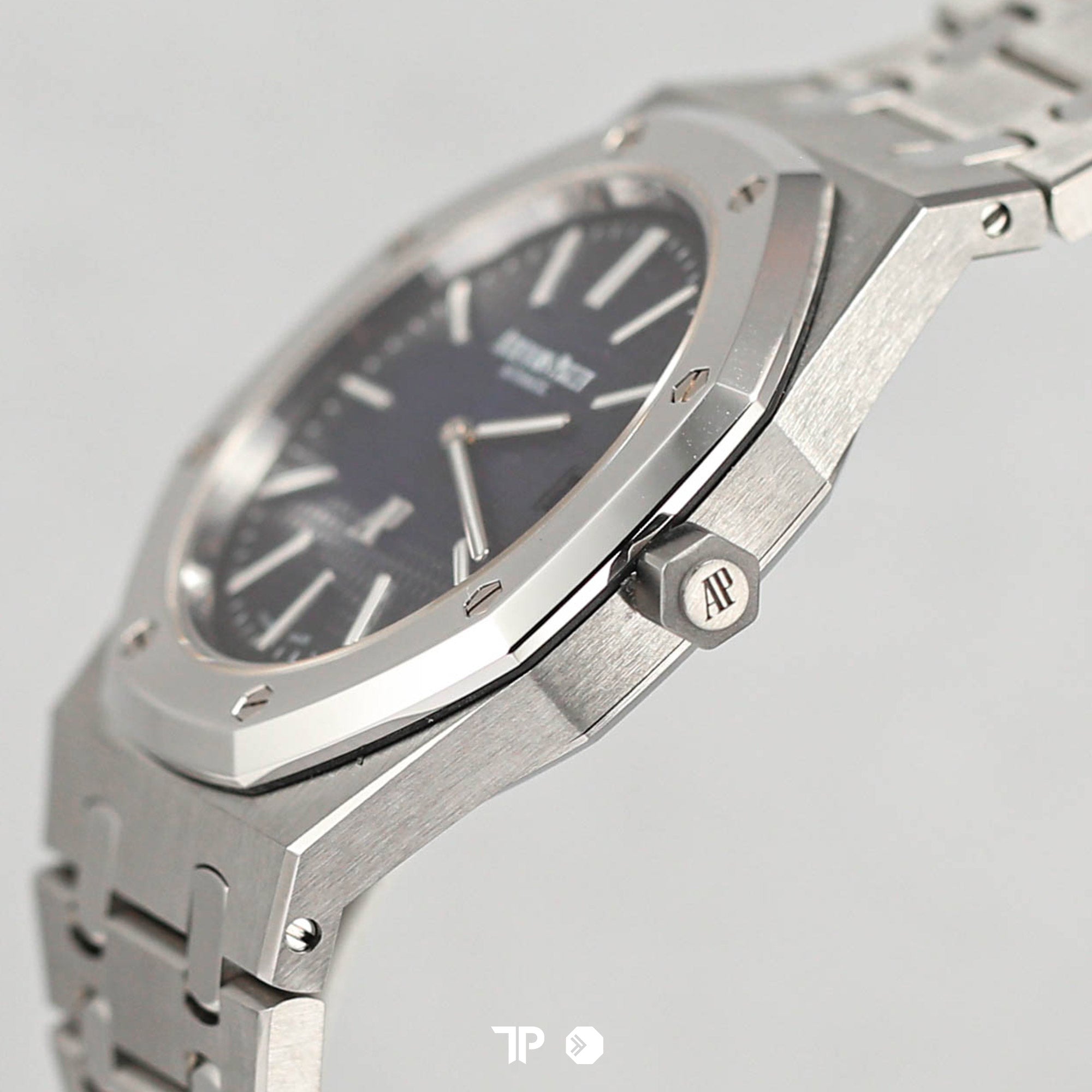 RO 15202 Ultra Thin Platinum Bezel Titanium (2018)