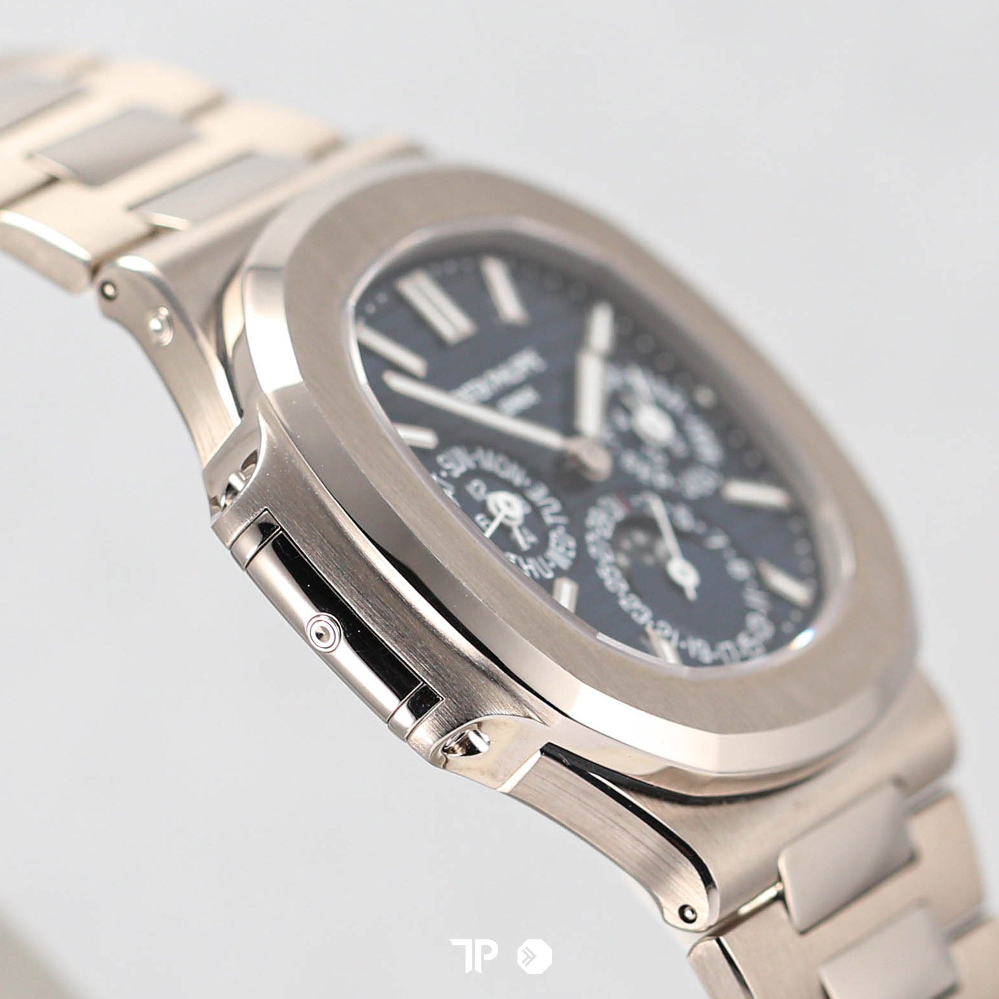 Nautilus 5740/1G-001 White Gold Blue Dial 40mm