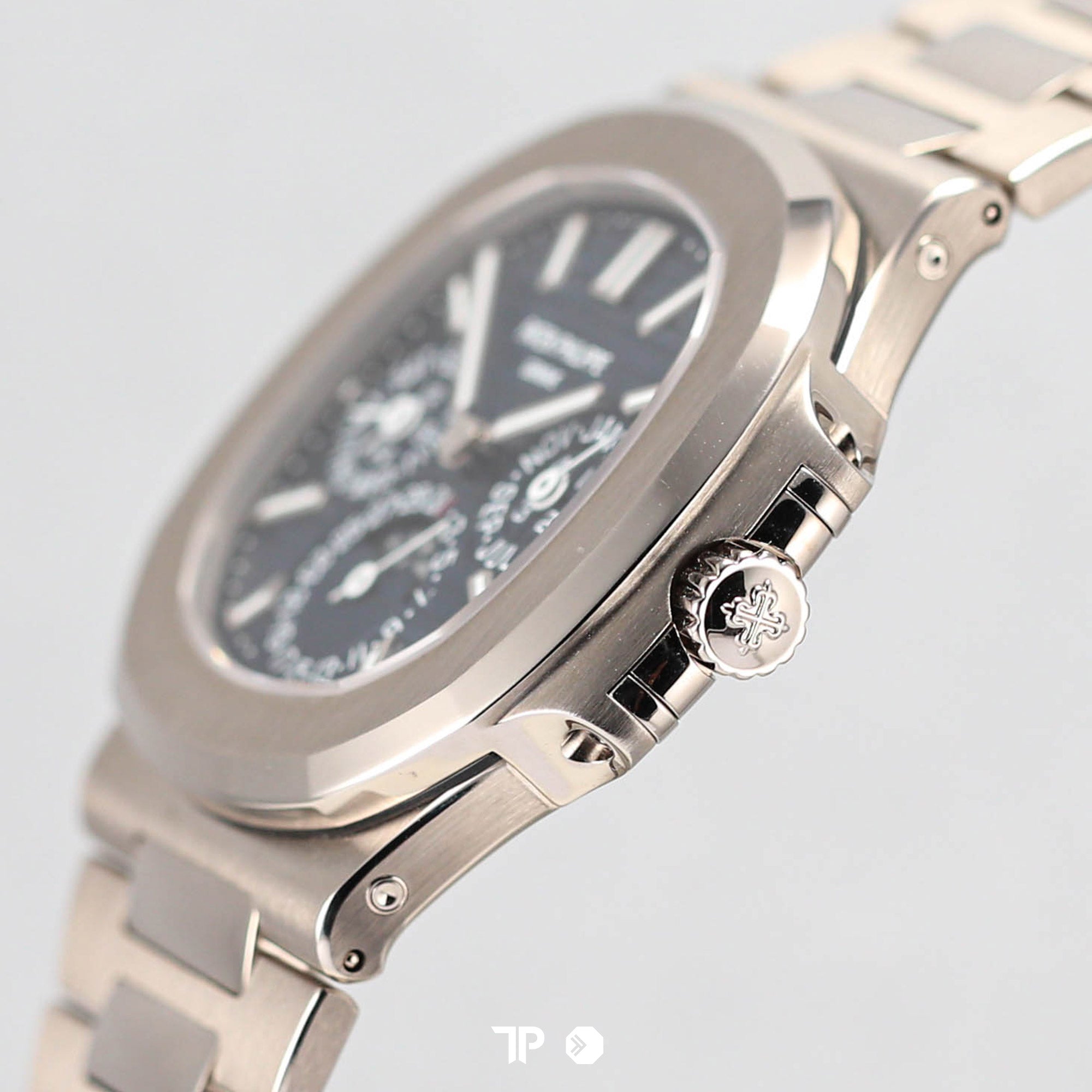 Nautilus 5740/1G-001 White Gold Blue Dial 40mm