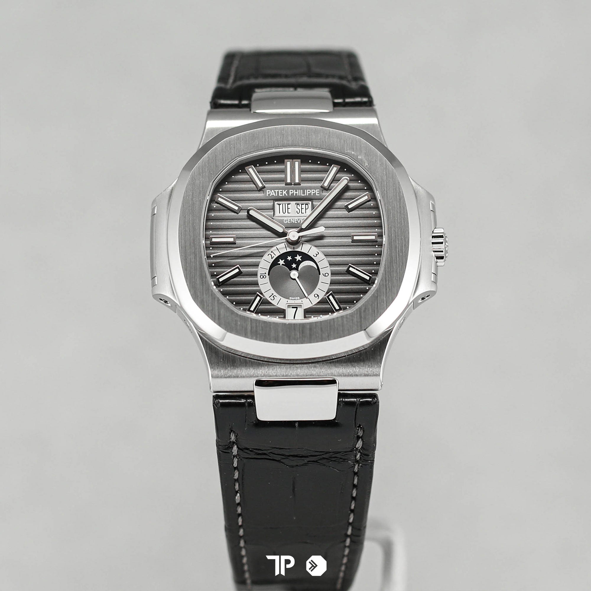 Nautilus 5726A Annual Calendar Moonphase (NEW 2024)