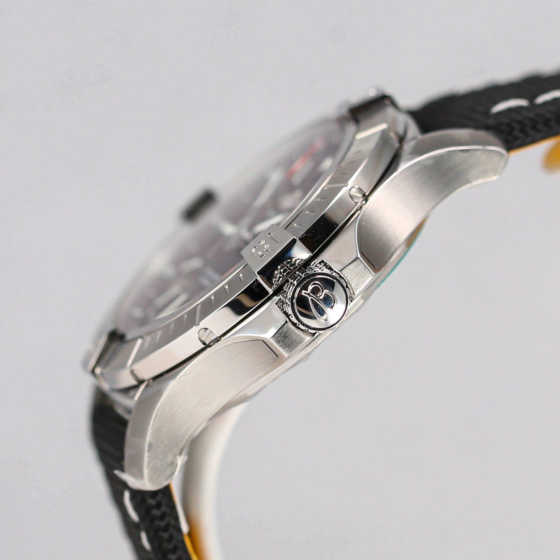Avenger Automatic Black Leather 43mm (2023)