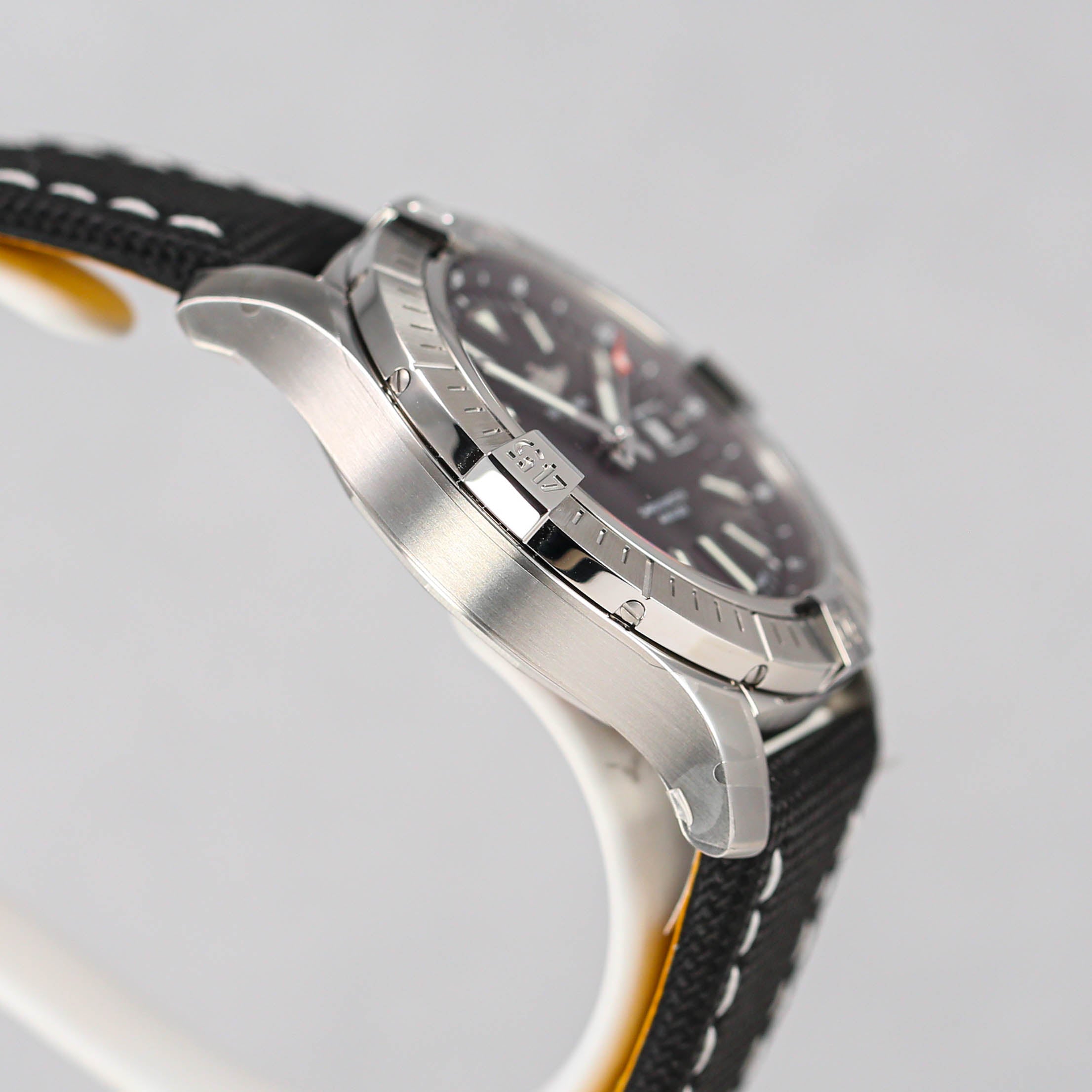 Avenger Automatic Black Leather 43mm (2023)