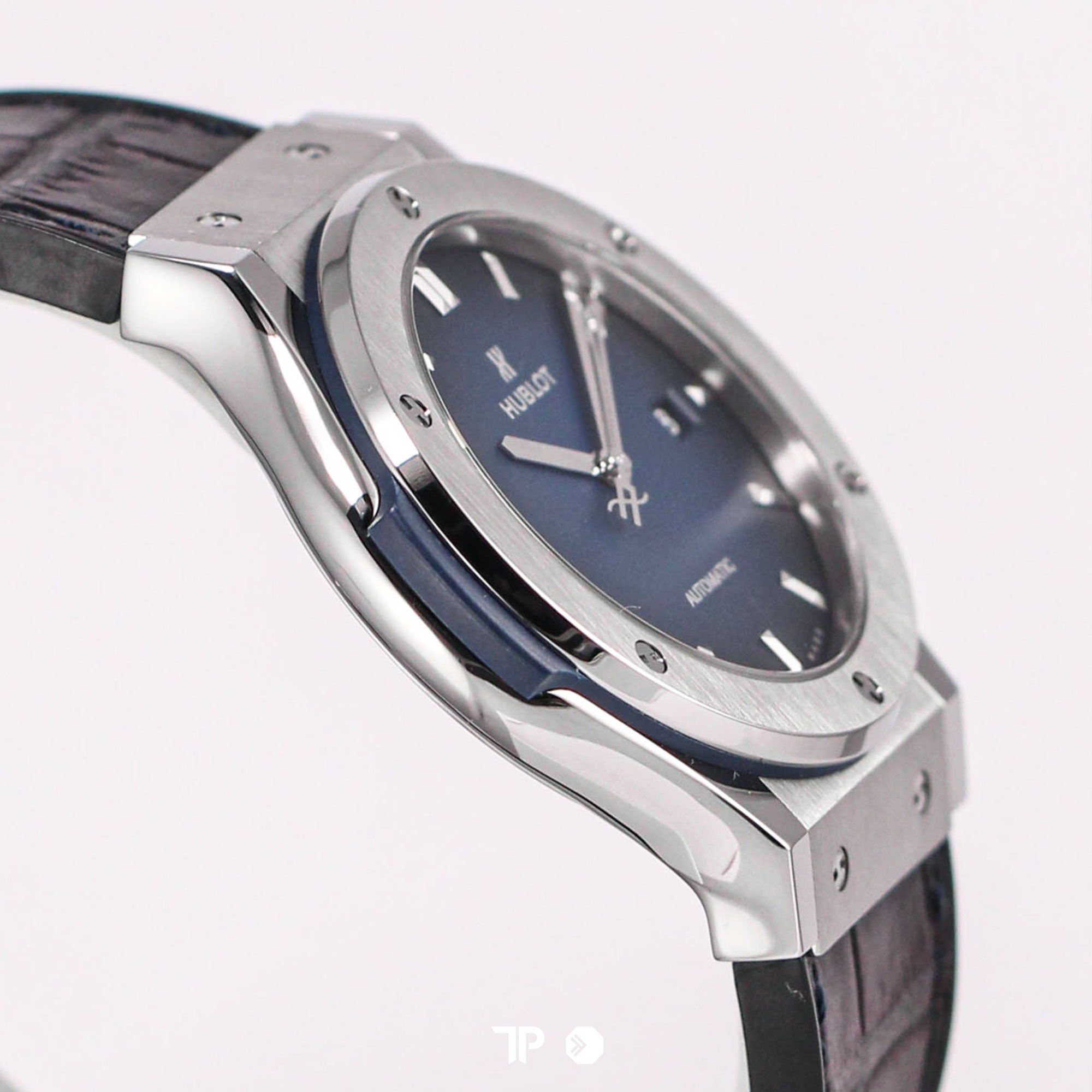 Classic Fusion Titanium 42mm Deep Blue Dial Titanium Case (2021)