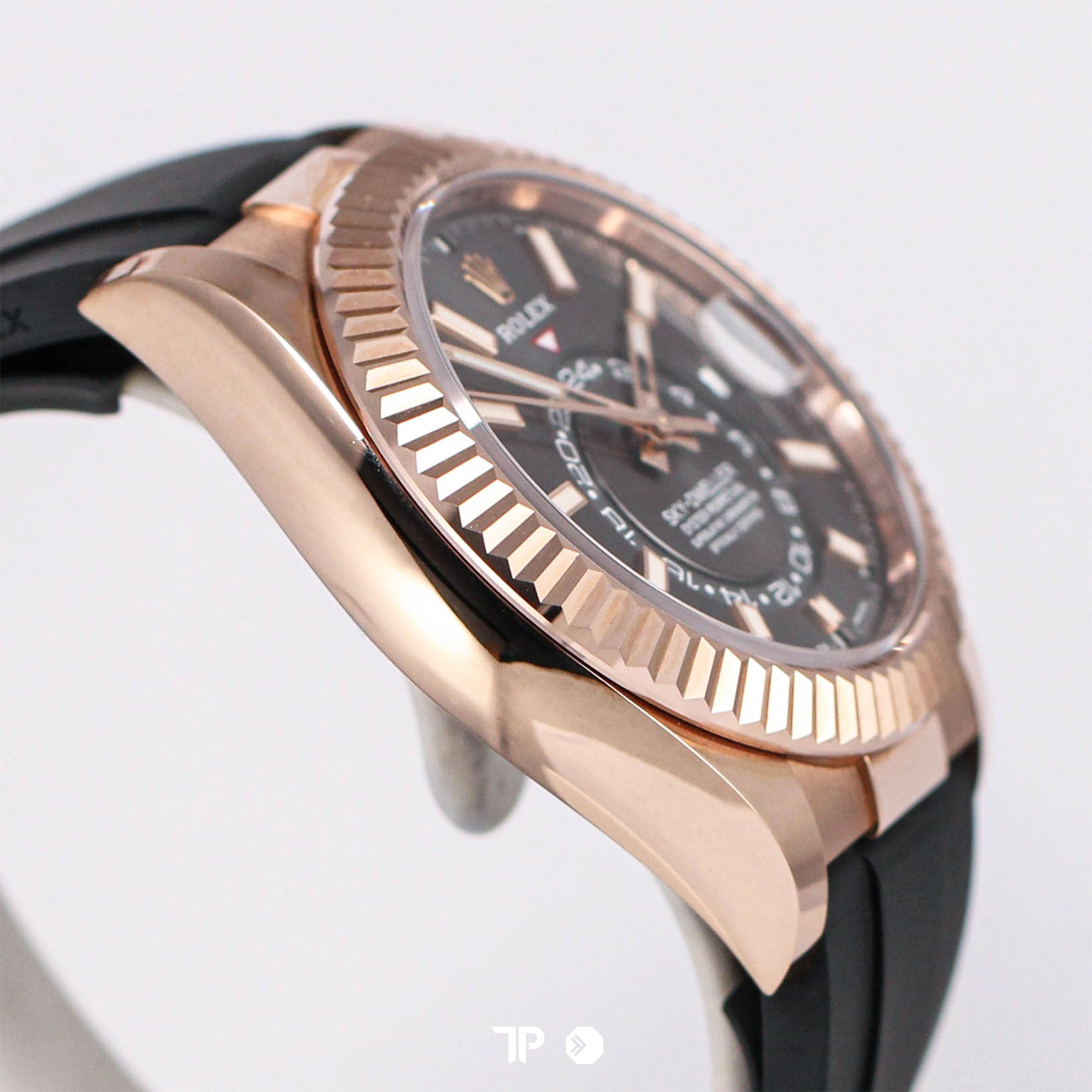 Sky-Dweller Rose Gold Oysterflex Rhodium Dial (NOS 2021)