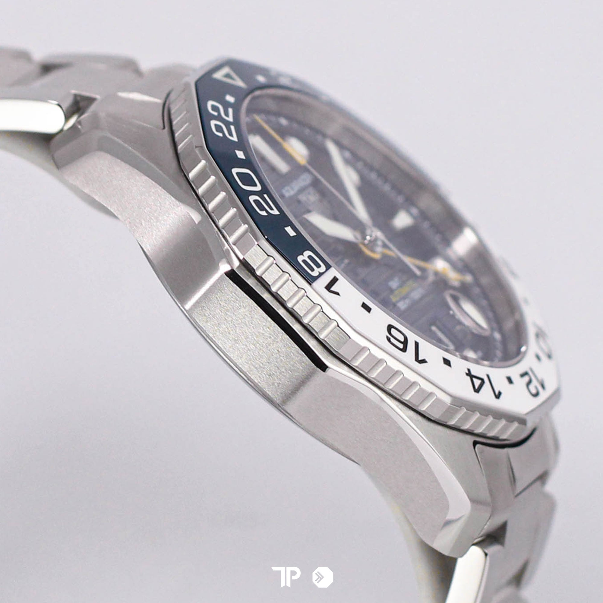 Aquaracer Professional 300 GMT Blue White Ceramic Calibre 7 GMT (2024)