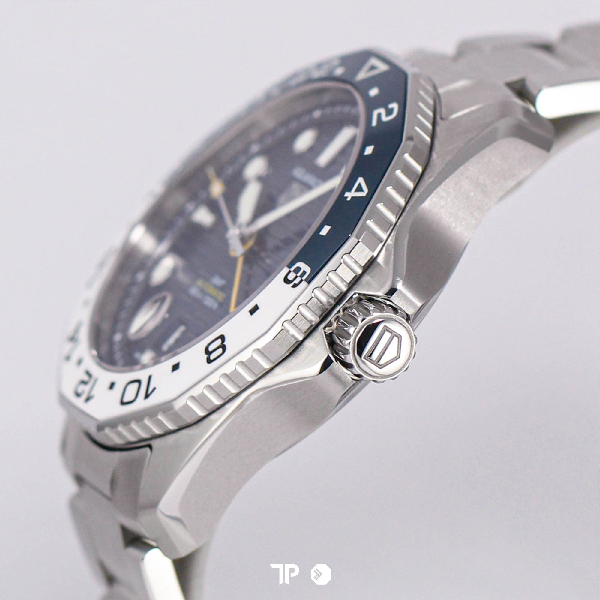 Aquaracer Professional 300 GMT Blue White Ceramic Calibre 7 GMT (2024)