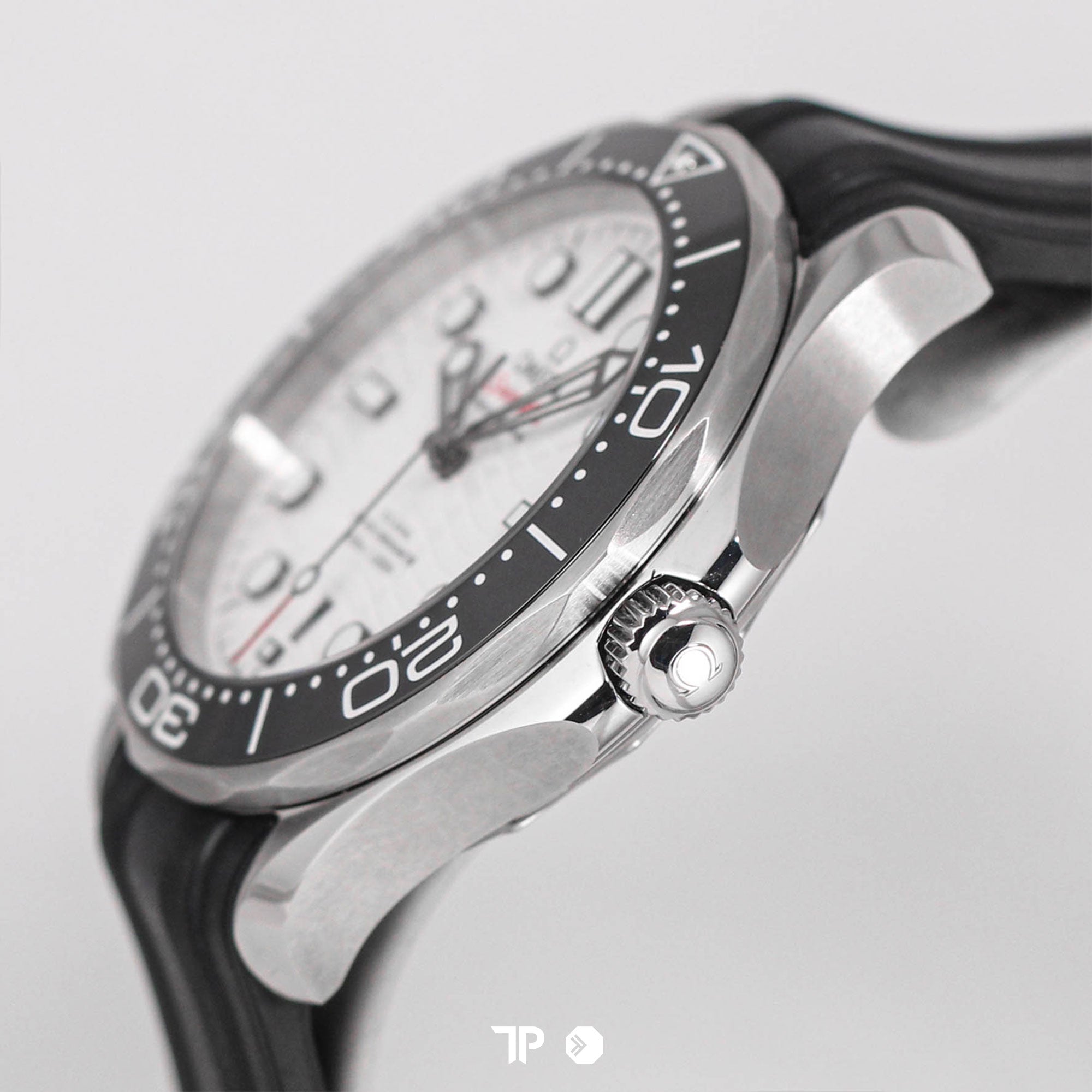Seamaster Diver White Dial Black Ceramic Bezel Rubber Strap (NEW 2024)