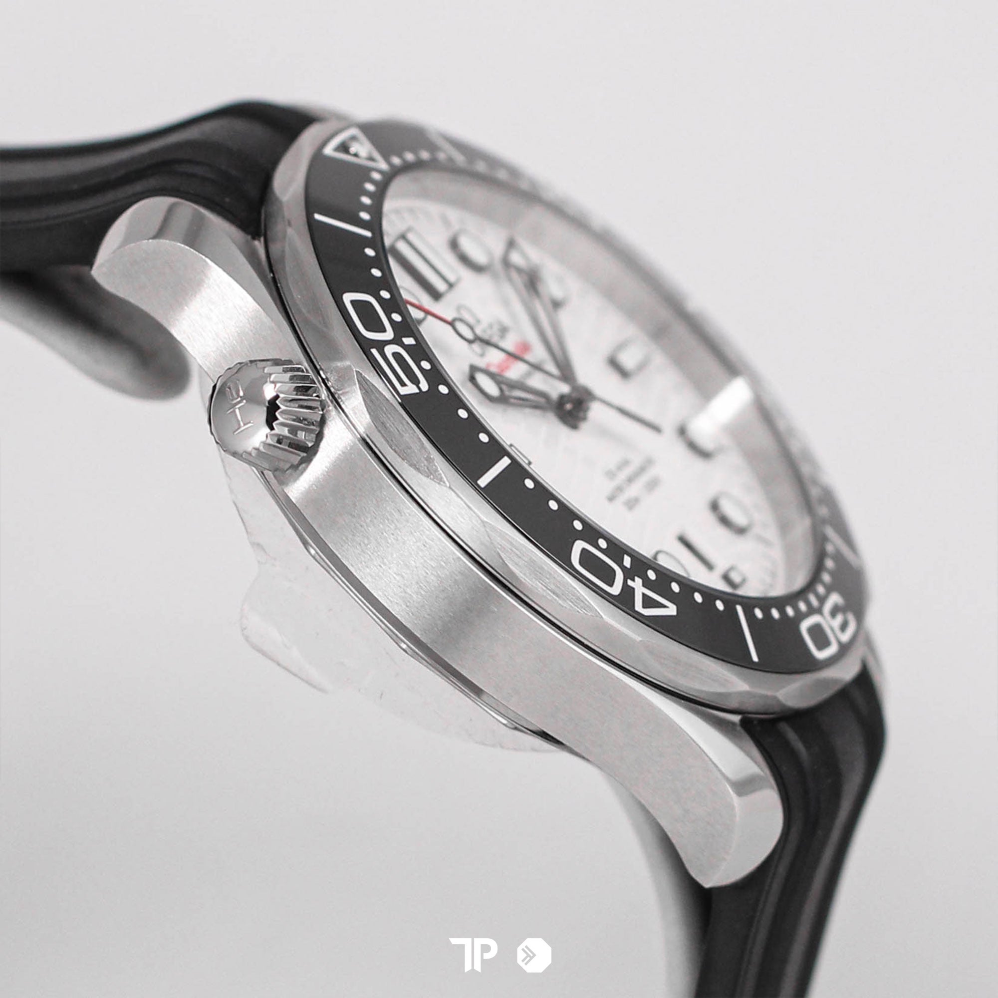 Seamaster Diver White Dial Black Ceramic Bezel Rubber Strap (NEW 2024)