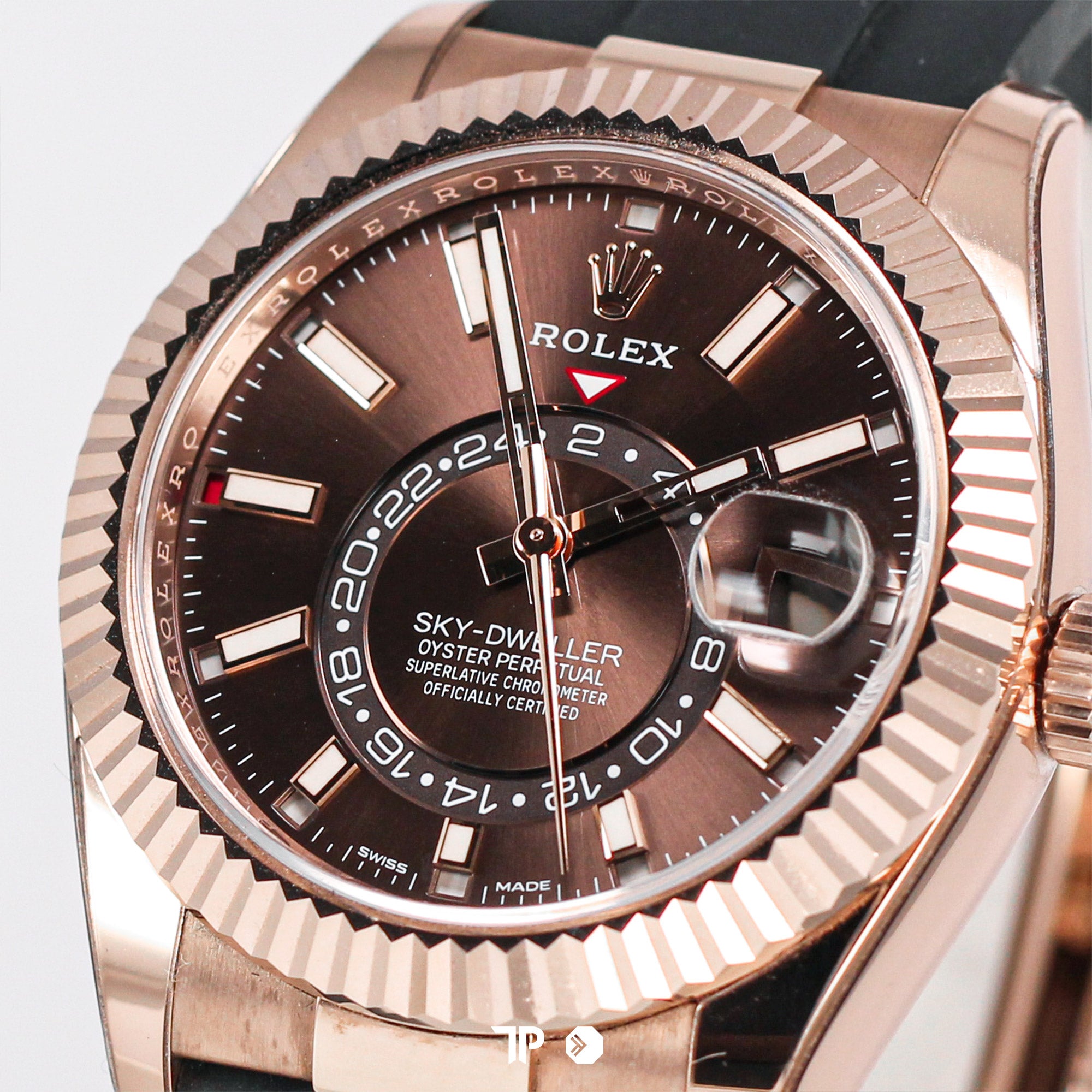 Sky-Dweller 42mm Two Tone Rosegold Choco Dial Rubber (2023)