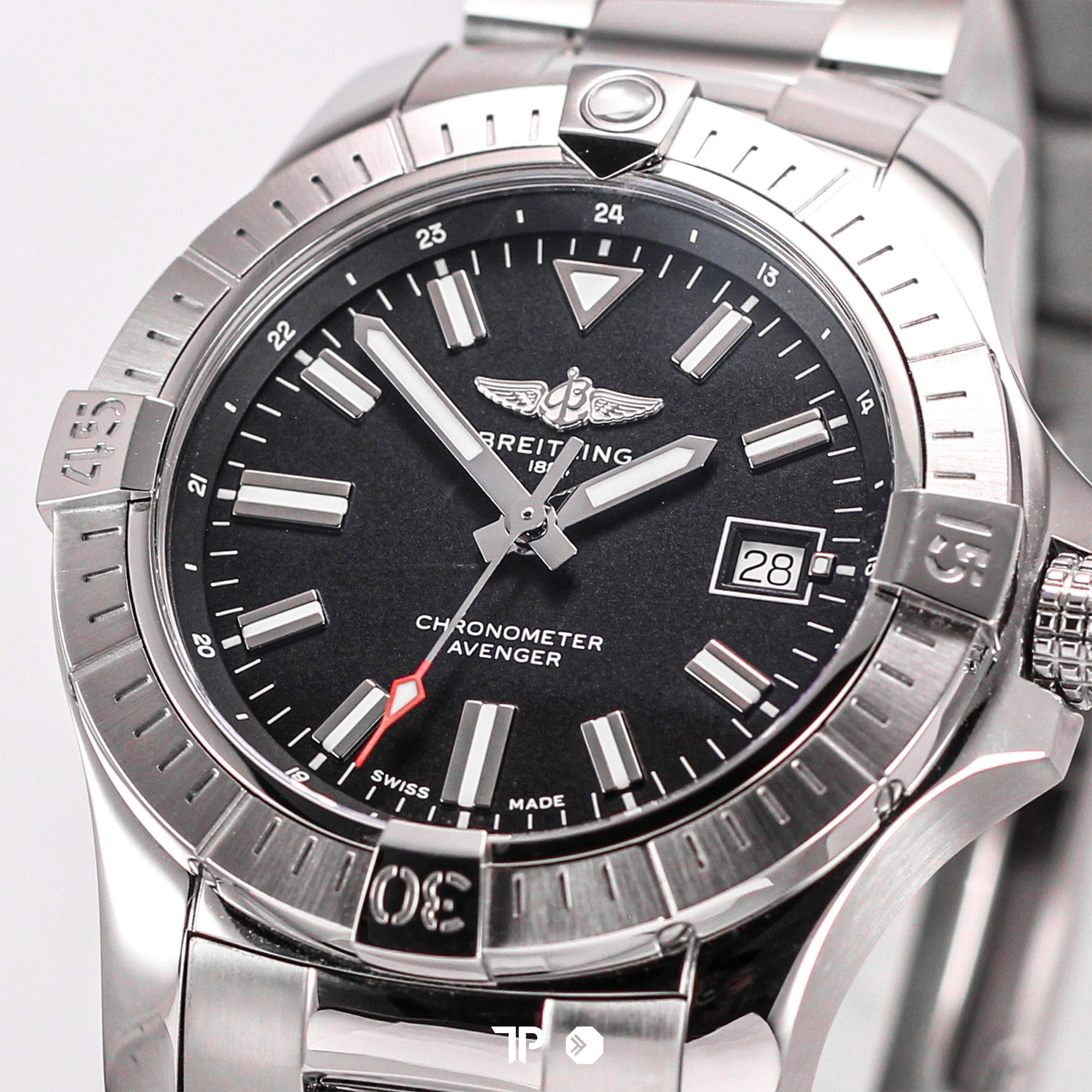 Avenger Black 43mm (2023)