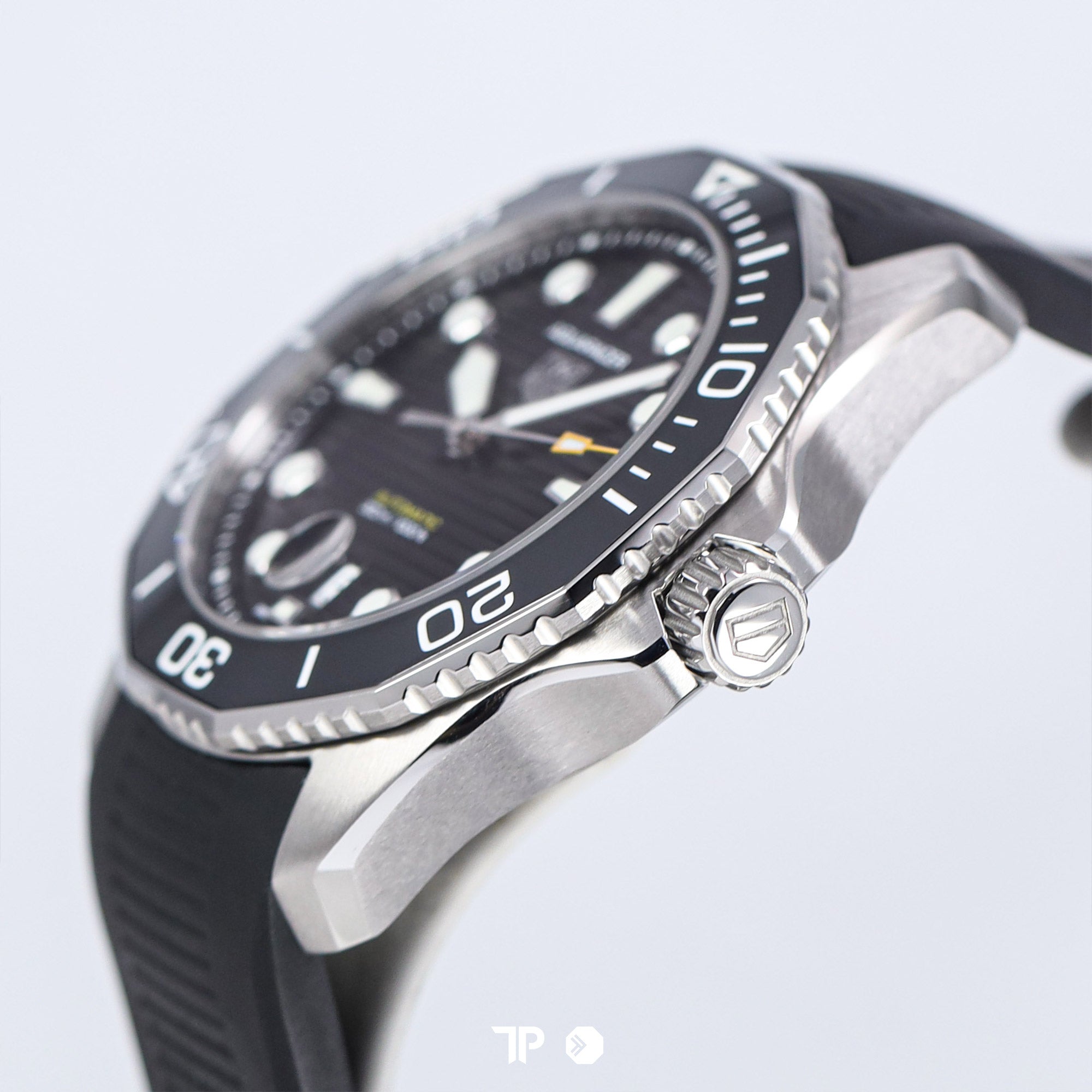 Aquaracer 300m Black Rubber 43mm NEW(2025)