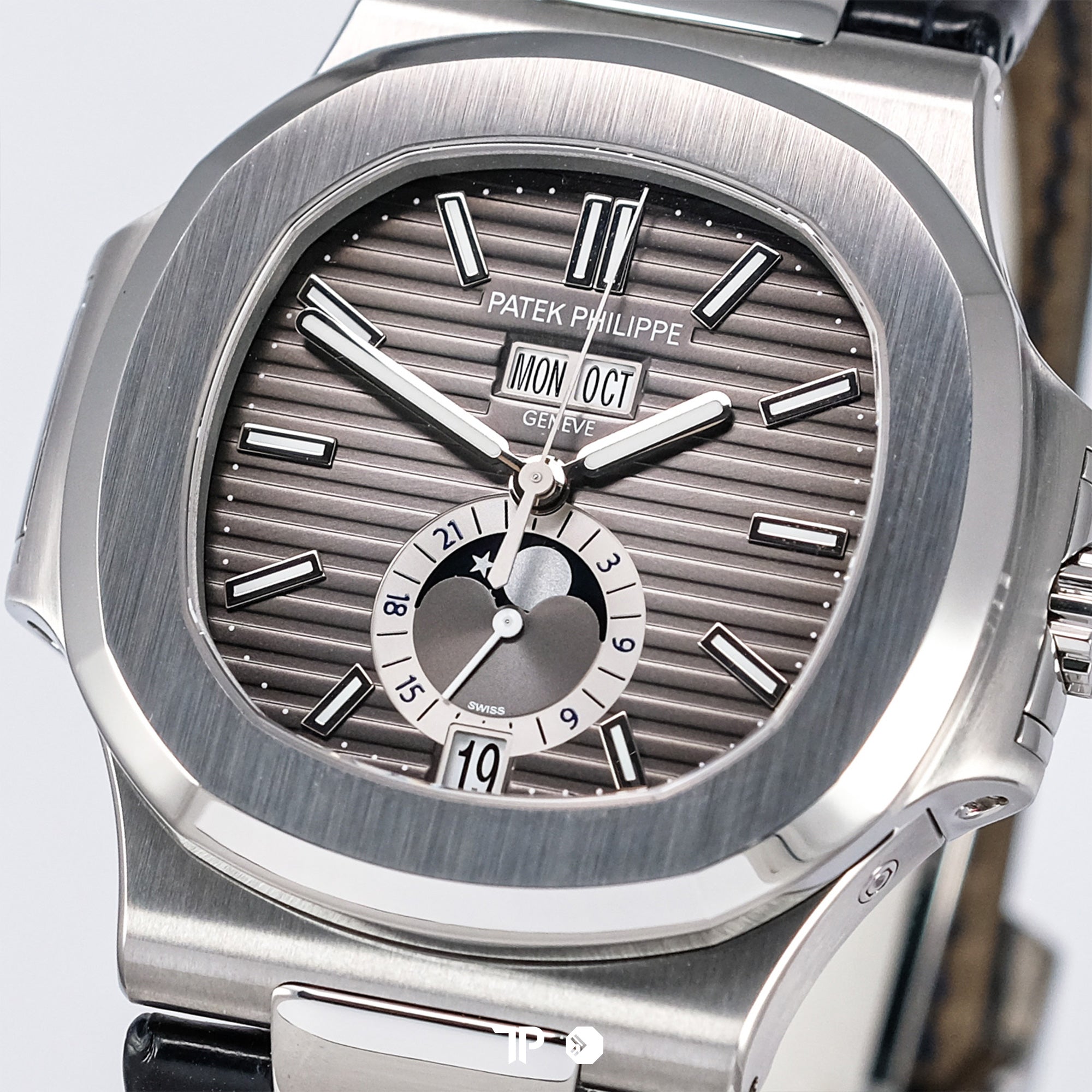 NAUTILUS 5726A ANNUAL CALENDAR MOONPHASE 40.5mm (2020)