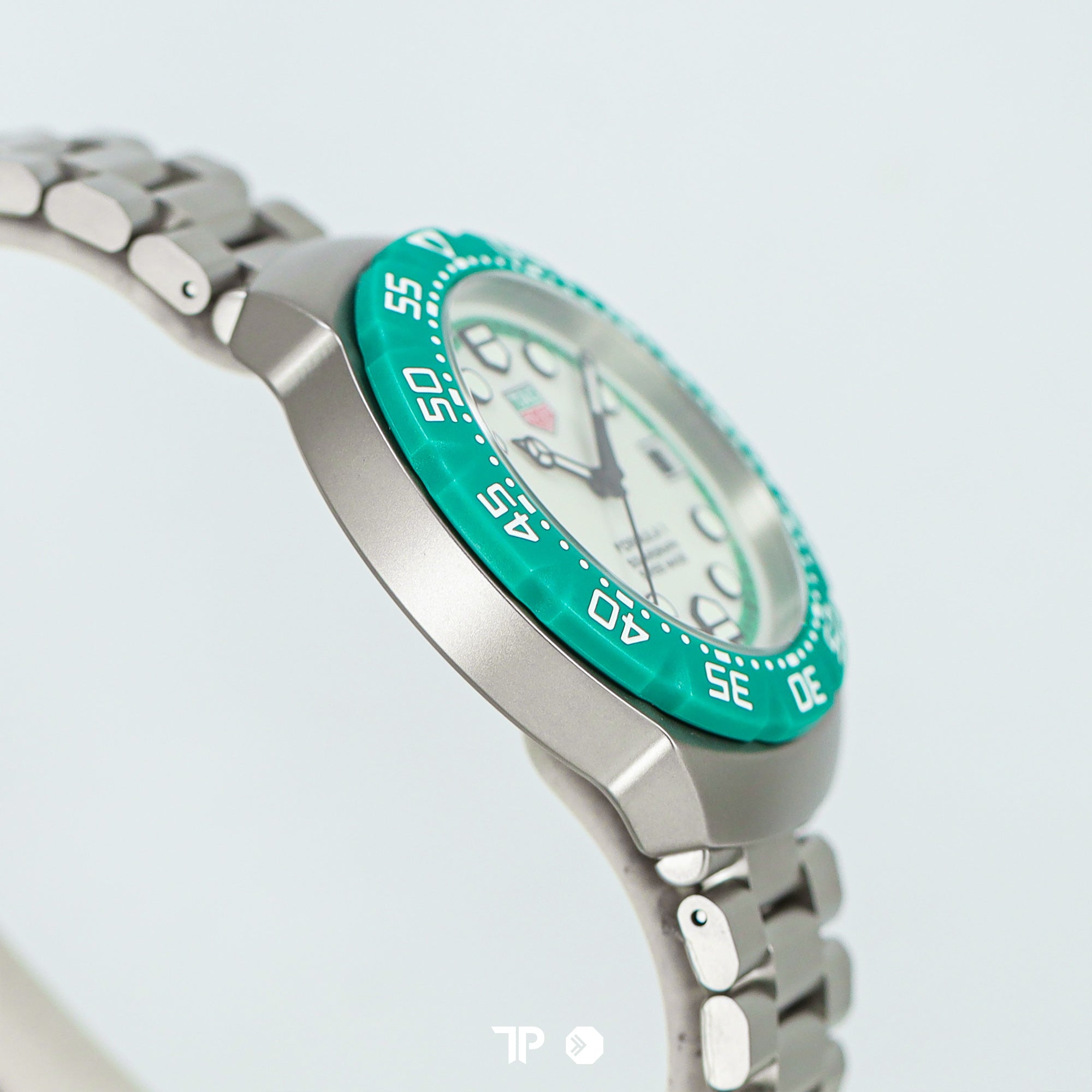 Formula 1 Solargraph Green Bezel Limited Edition 38mm NEW(2025)