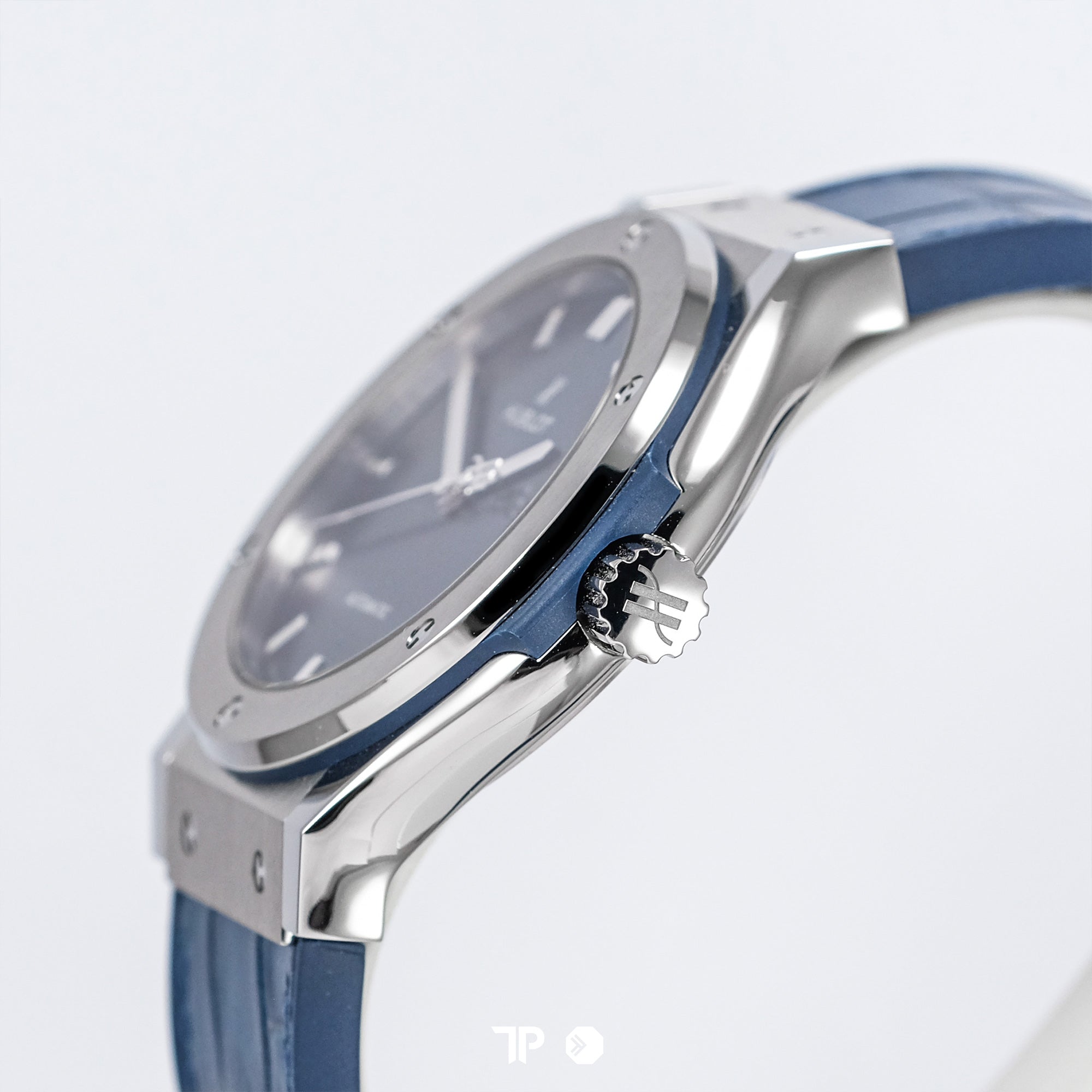 Classic Fusion Blue Titanium 42mm LIKE NEW (2025)