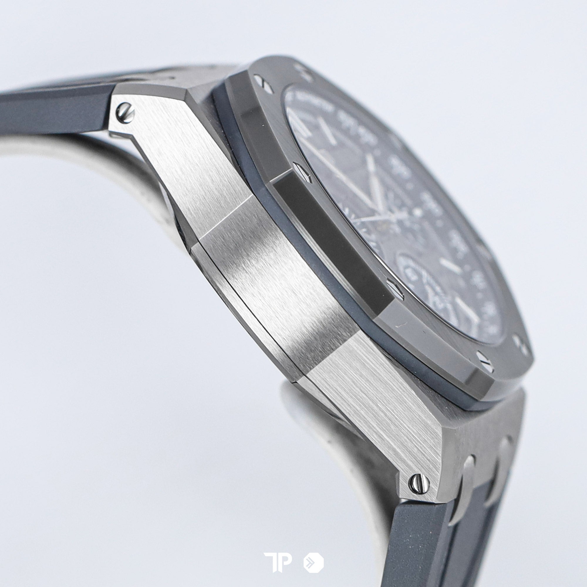 Royal Oak Offshore Chronograph Grey Dial Titanium Rubber 43mm NEW (2021)