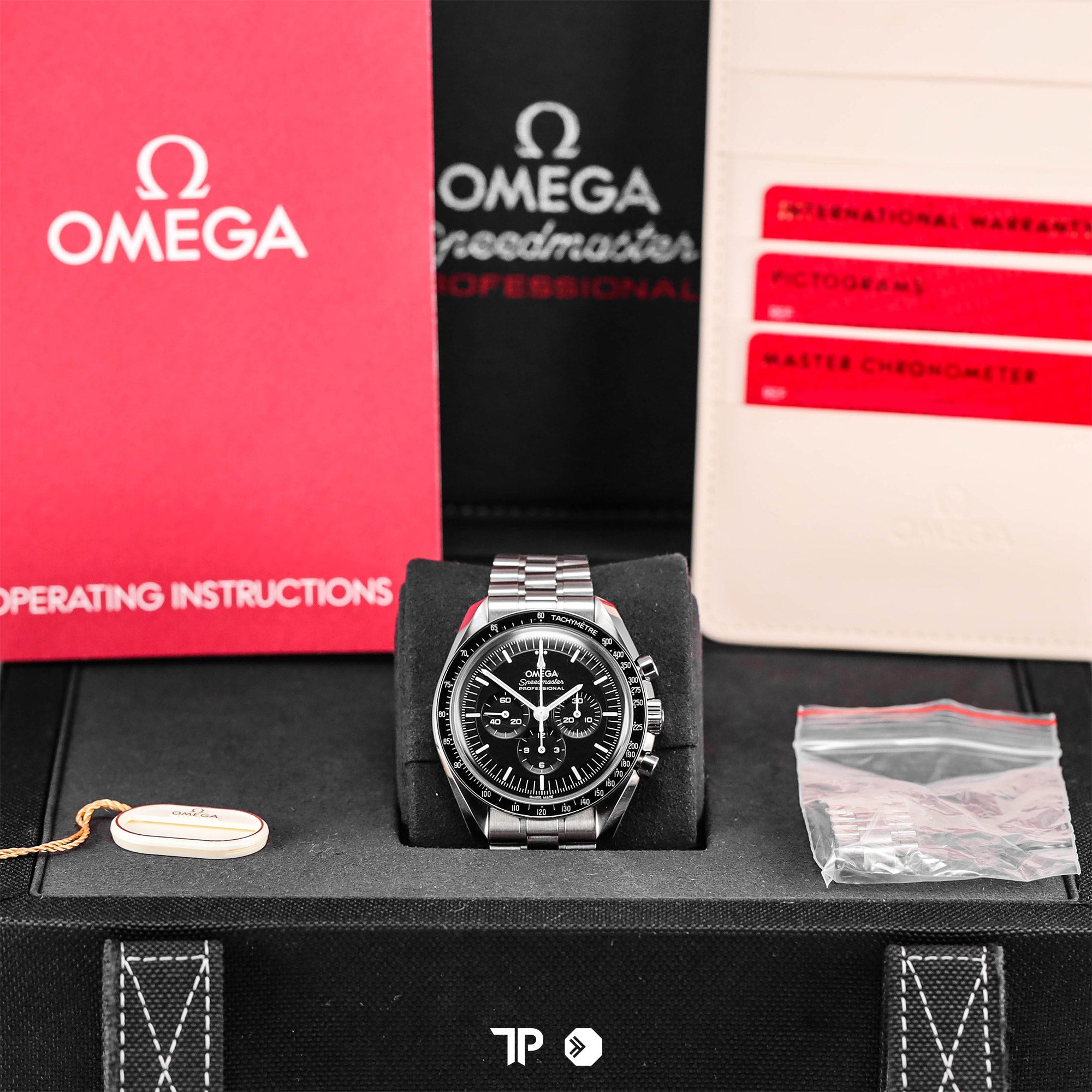 Speedmaster Hesalite Black Dial 42mm (2022)