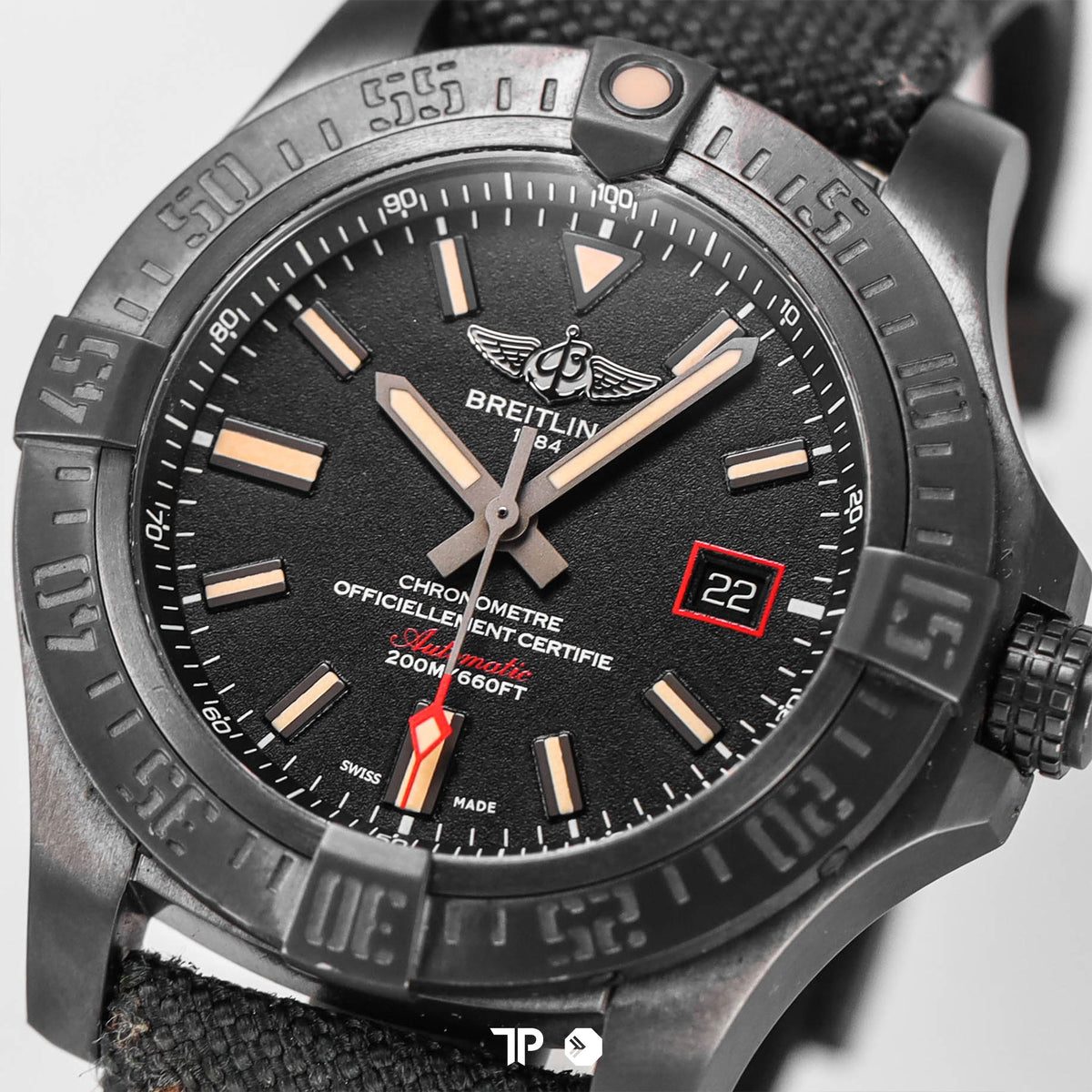 Avenger Blackbird Titanium 44mm (2016)