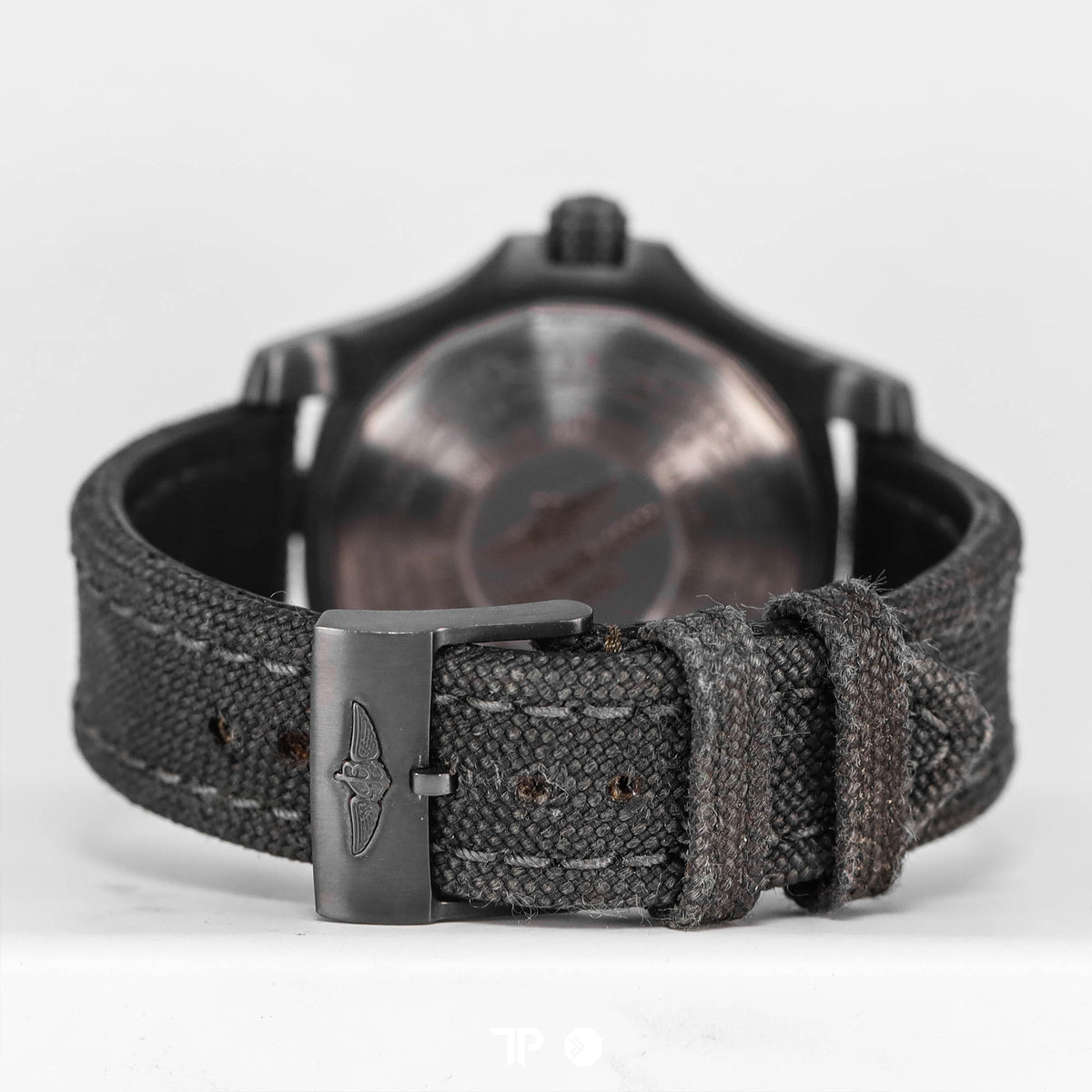 Avenger Blackbird Titanium 44mm (2016)