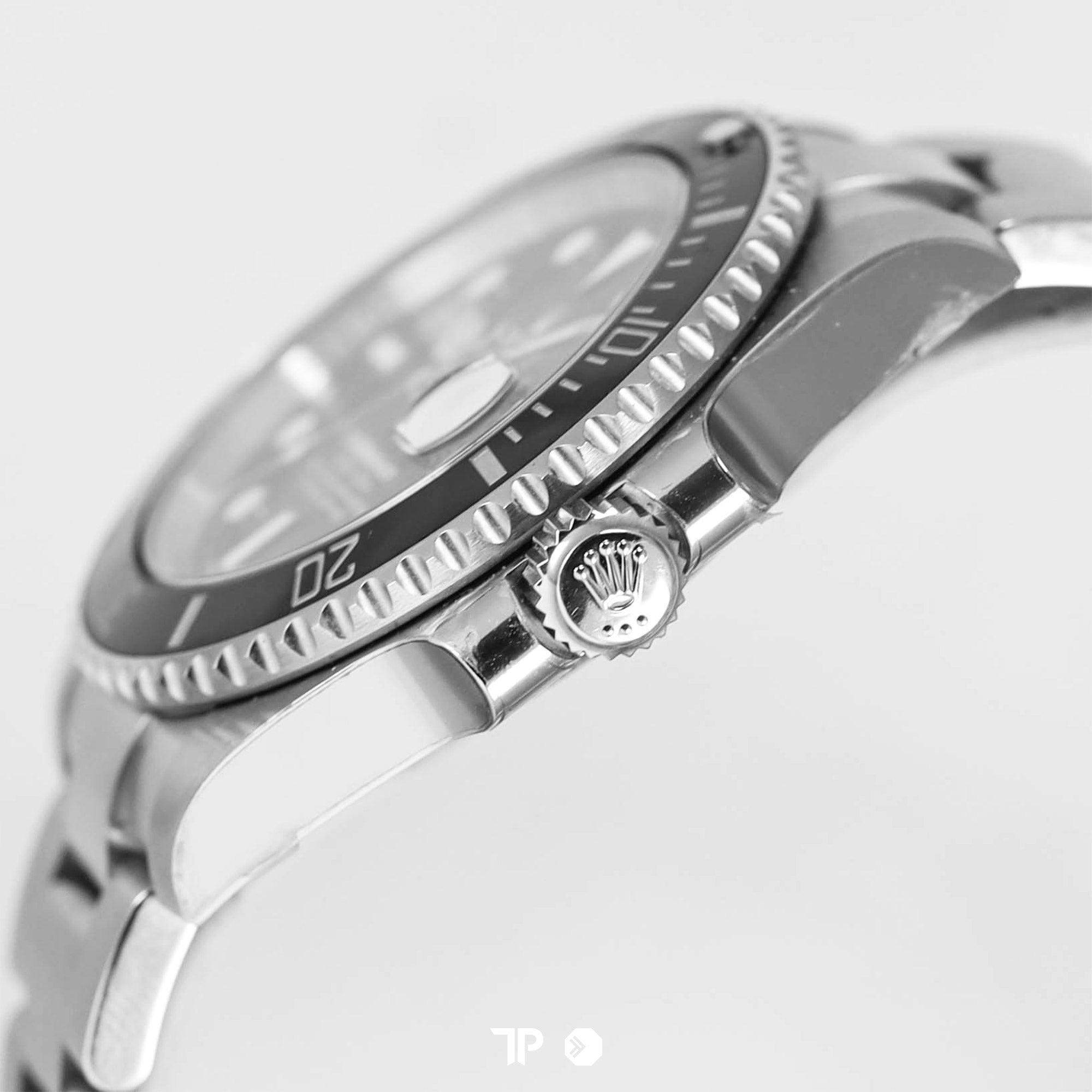 Submariner Date Black Ceramic 40mm