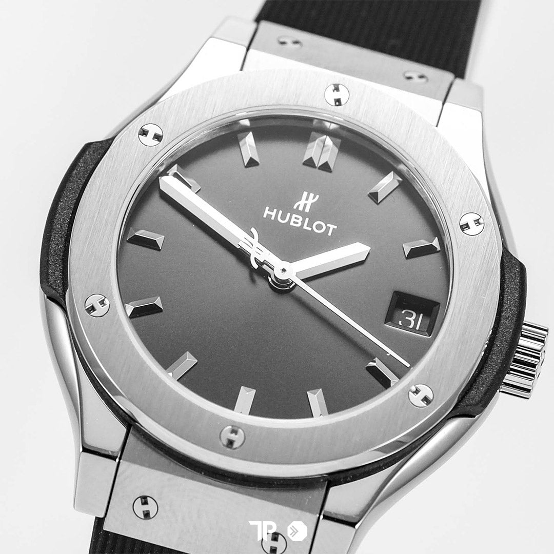 Classic Fusion Grey Titanium 33mm (2026)