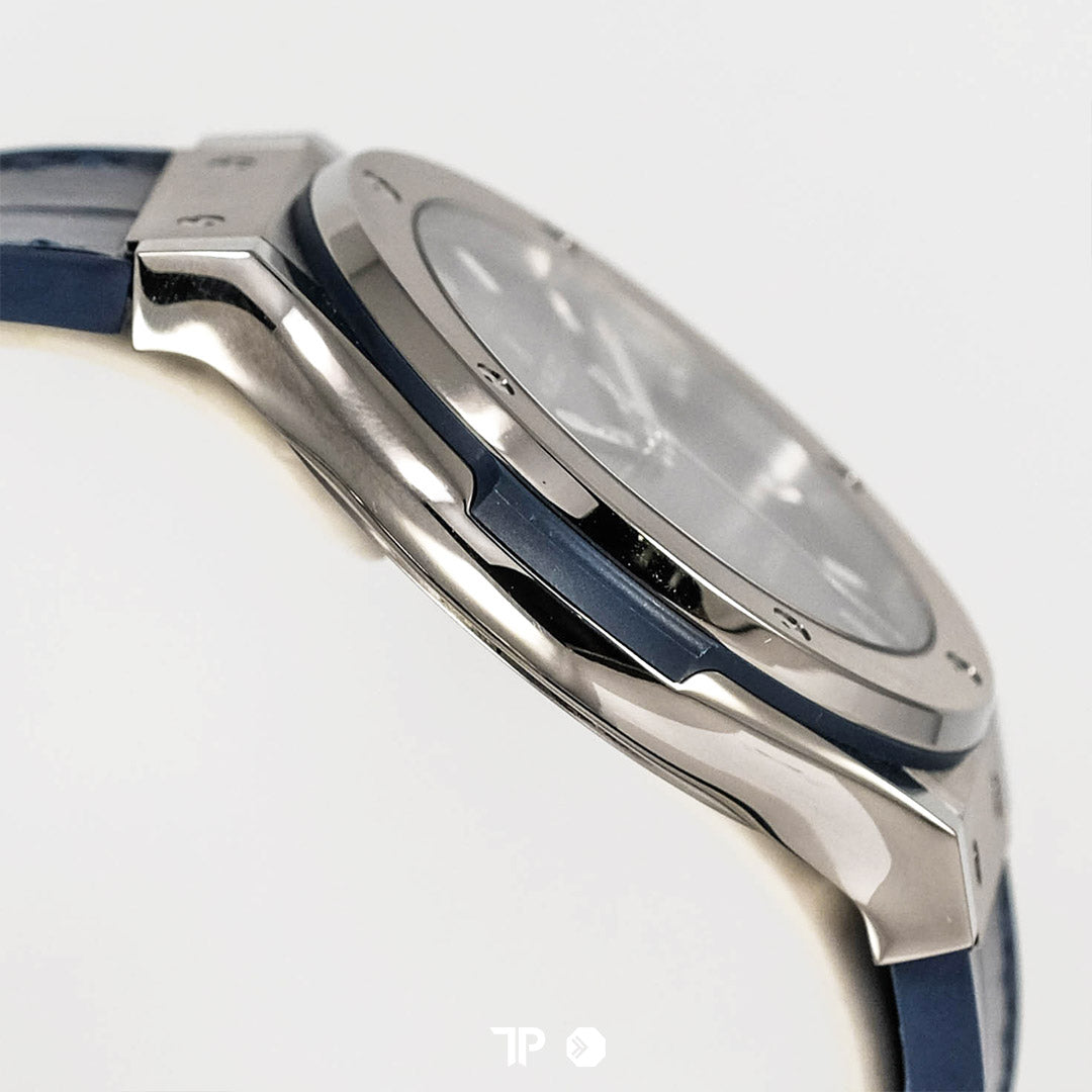 Classic Fusion Blue Titanium 42mm LIKE NEW (2026)