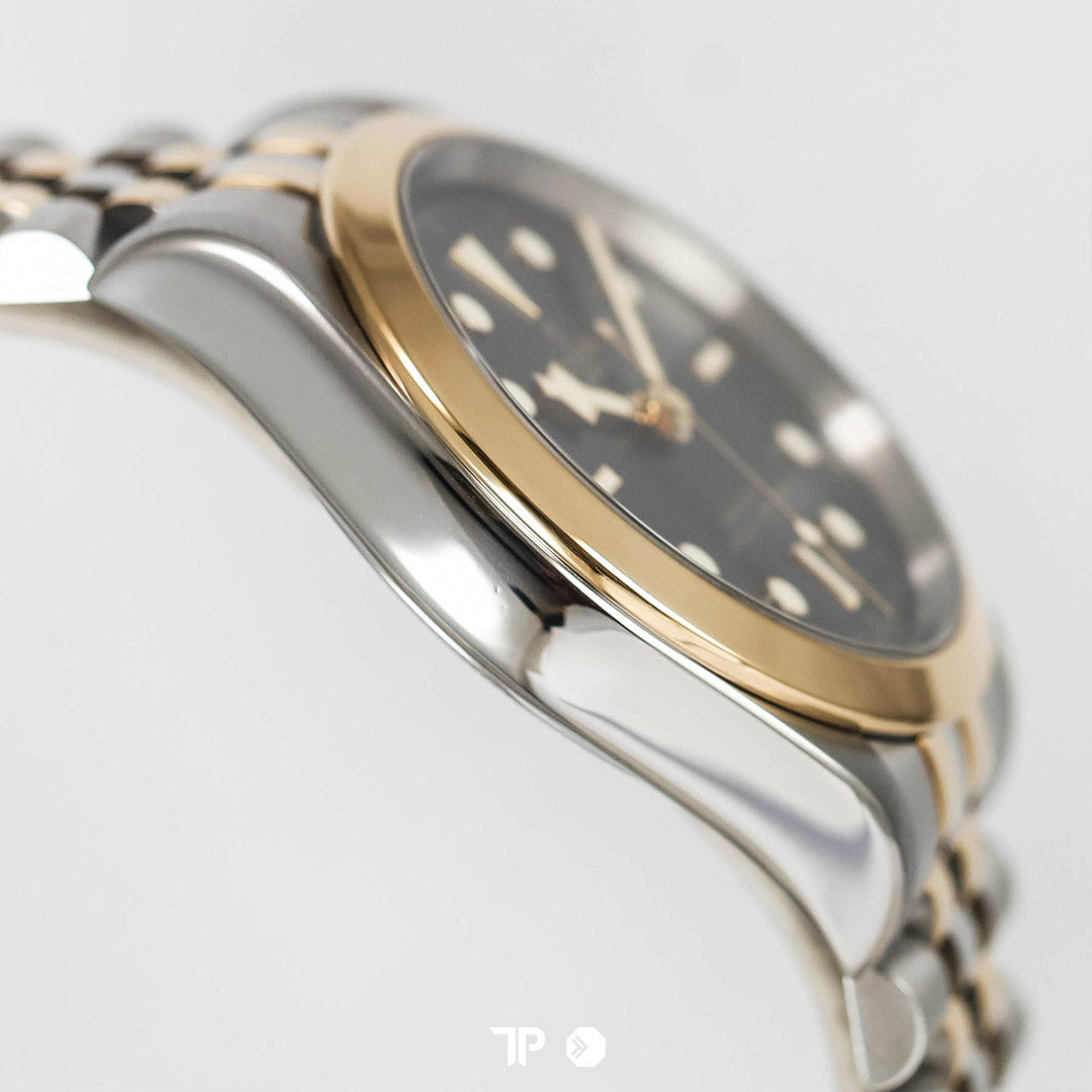 Blackbay One 41 S&G Heritage Black Twotone Yelowgold Black Dial (2022)