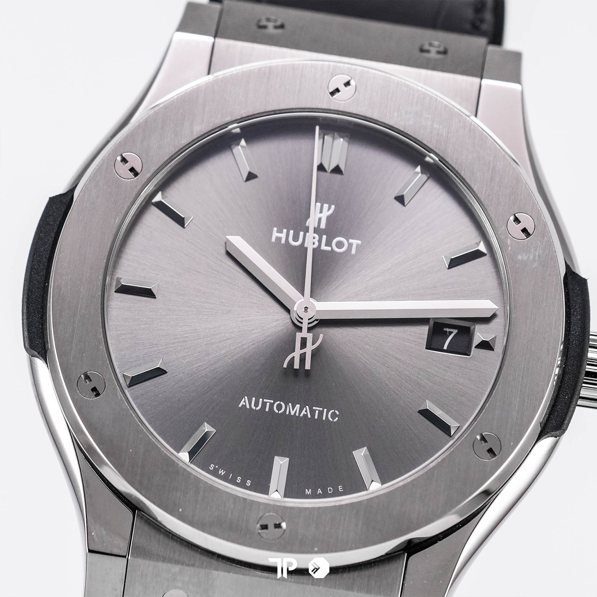 Classic Fusion Grey Titanium 45mm NEW (2026)