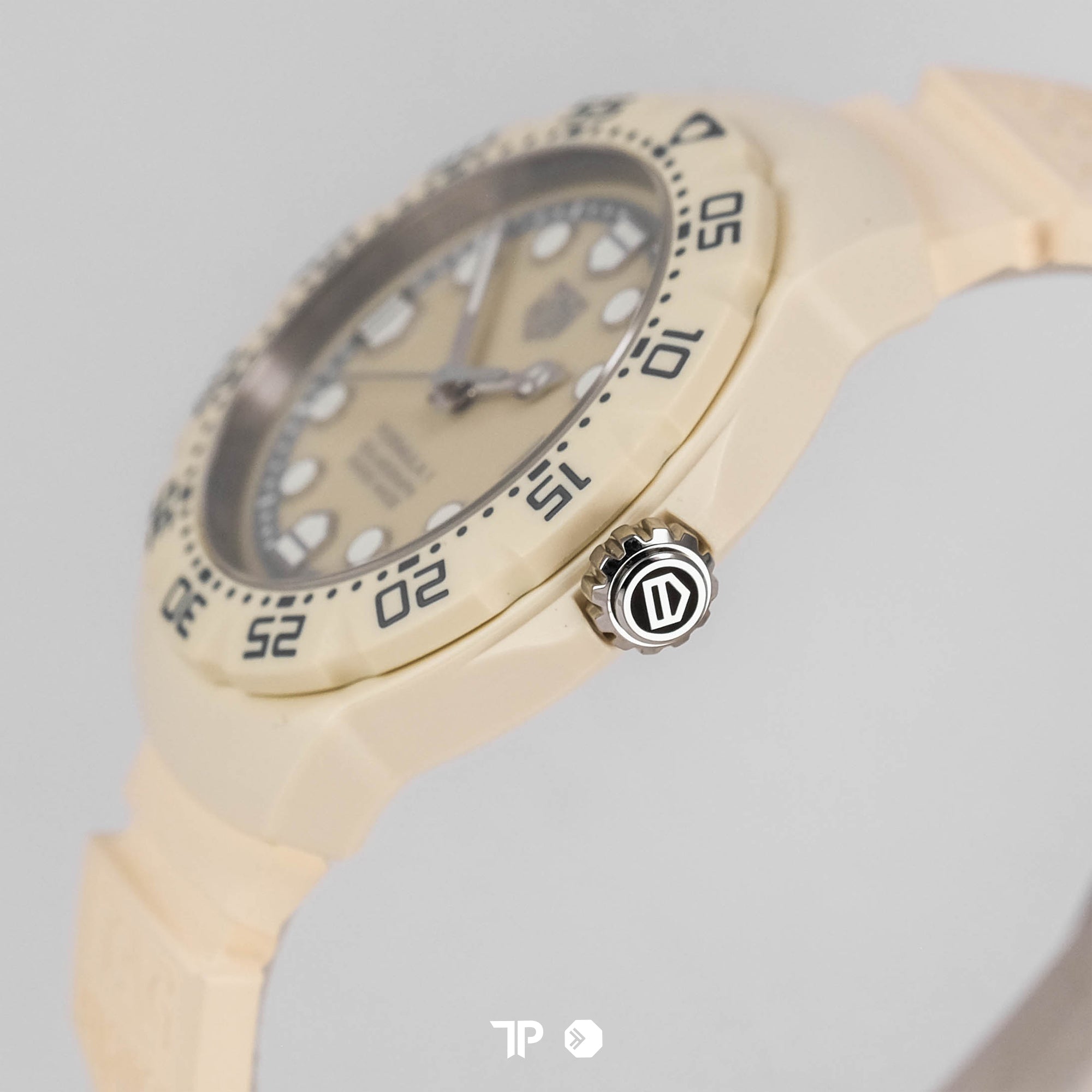 Formula 1 Solargraph Beige 38mm NEW(2026)