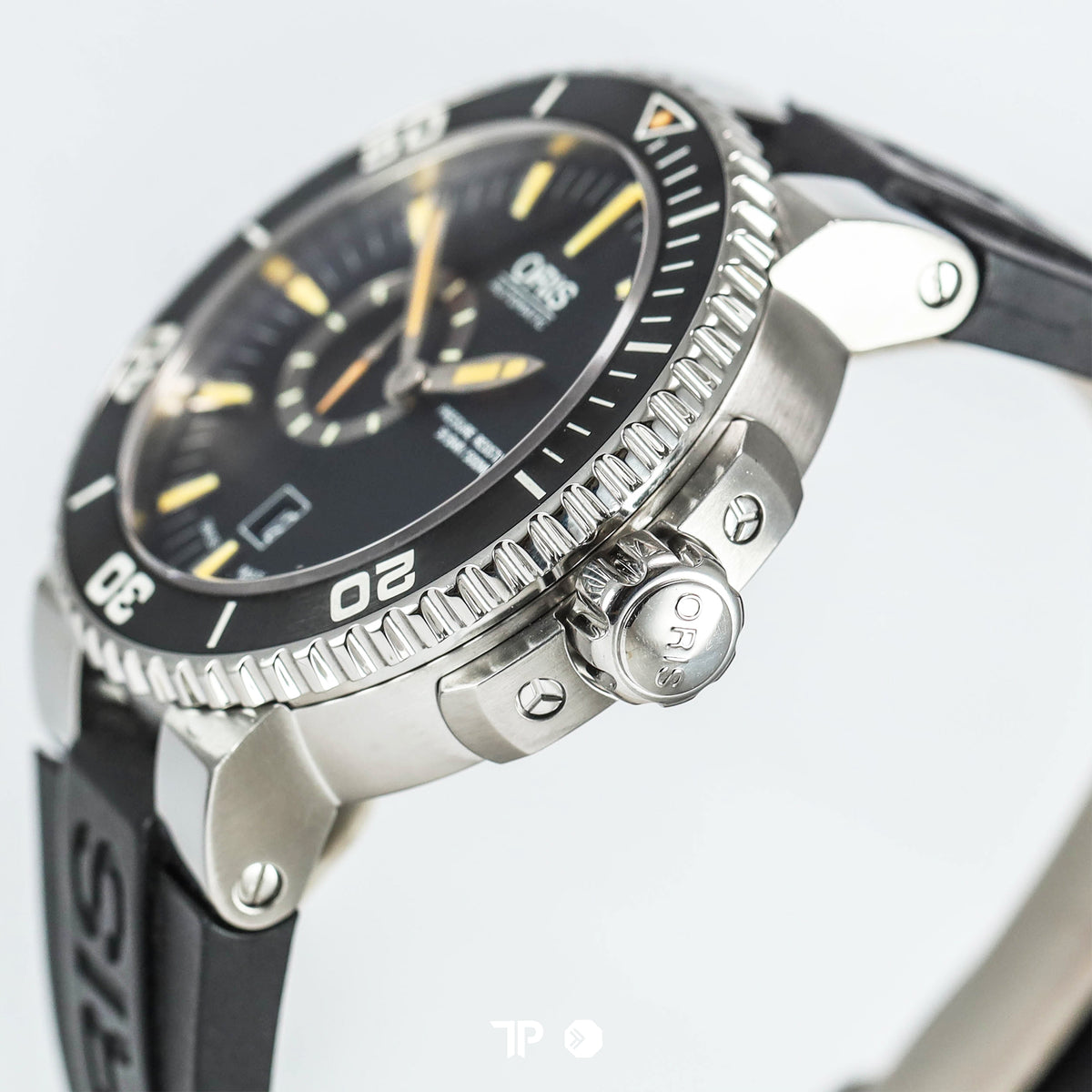 Aquis Small Second Date Automatic Black Dial 46mm