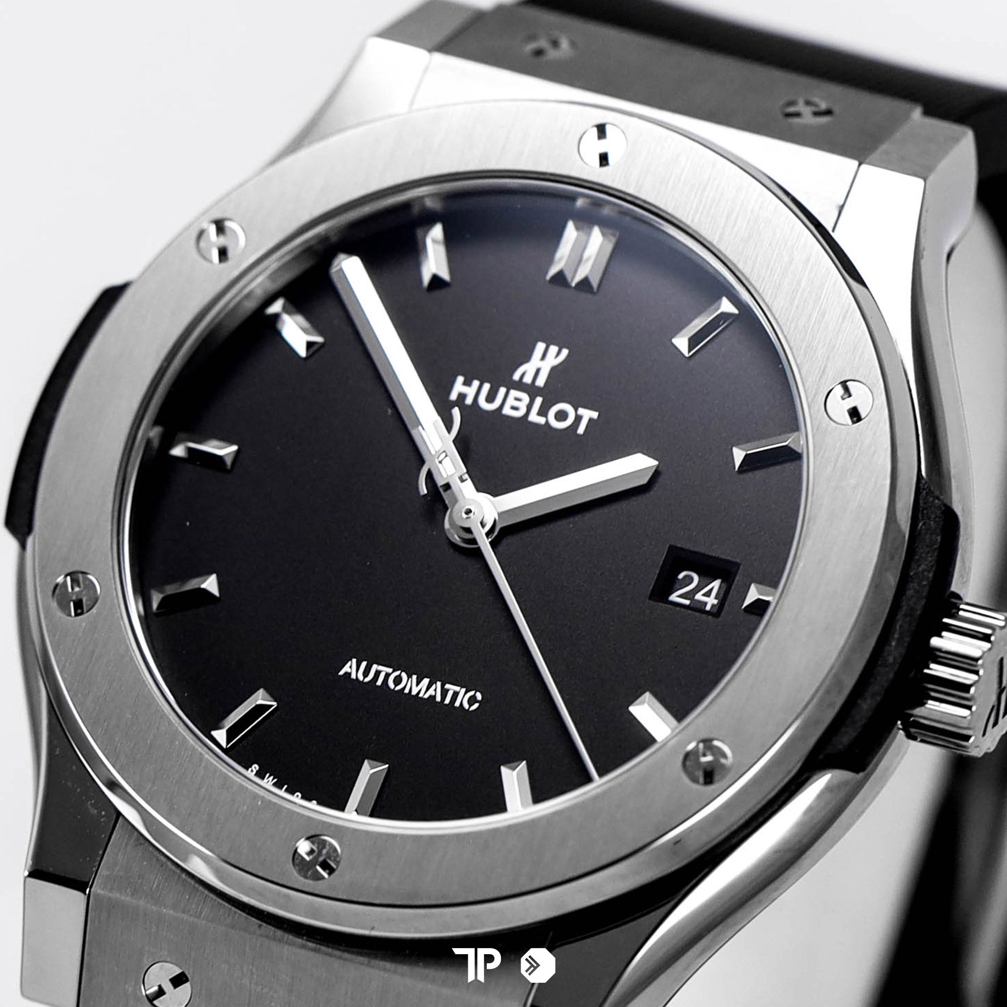 Classic Fusion Black Titanium 42mm (2024)