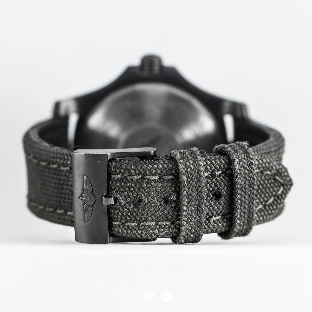 Avenger Blackbird Titanium 48mm