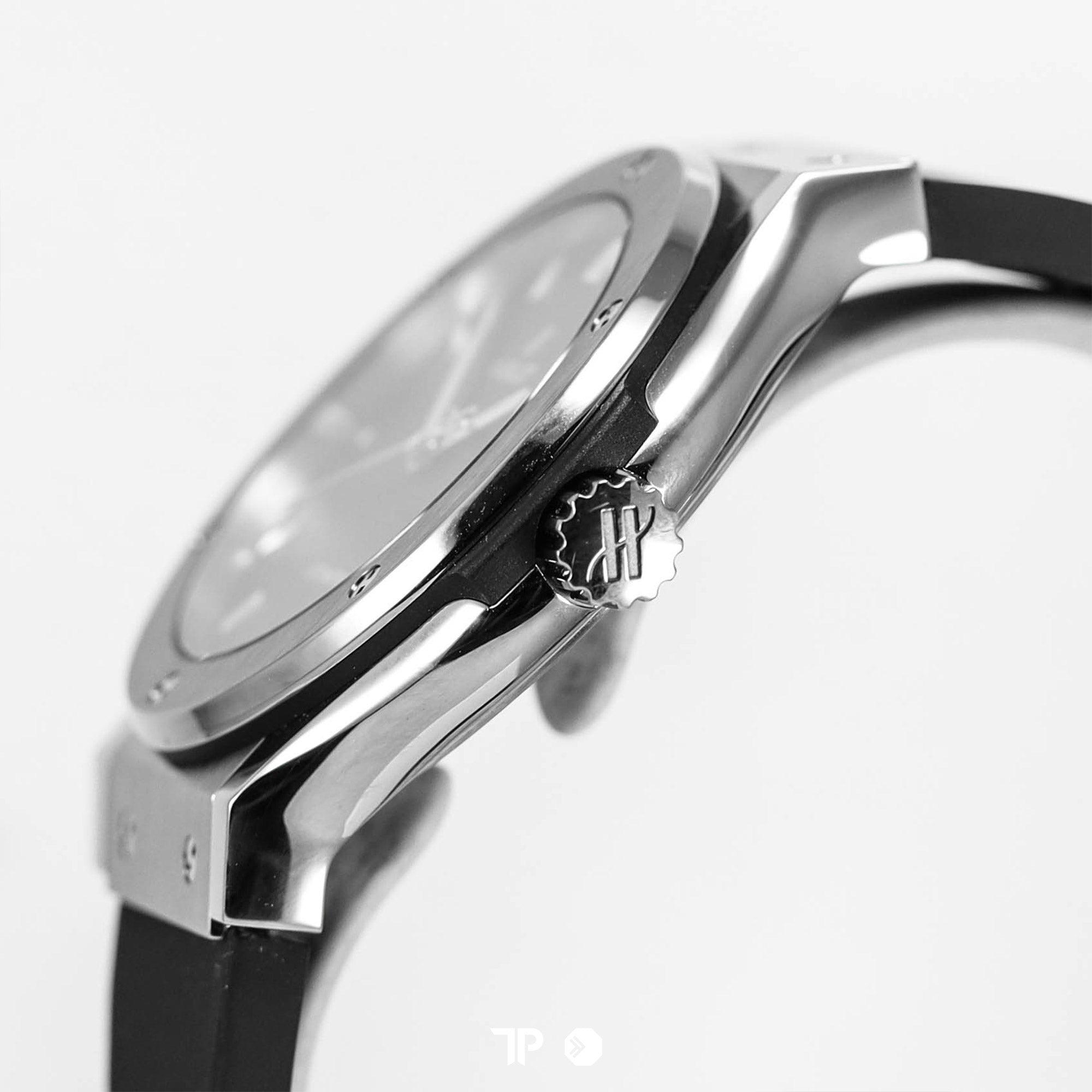 Classic Fusion Black Titanium 42mm (2024)
