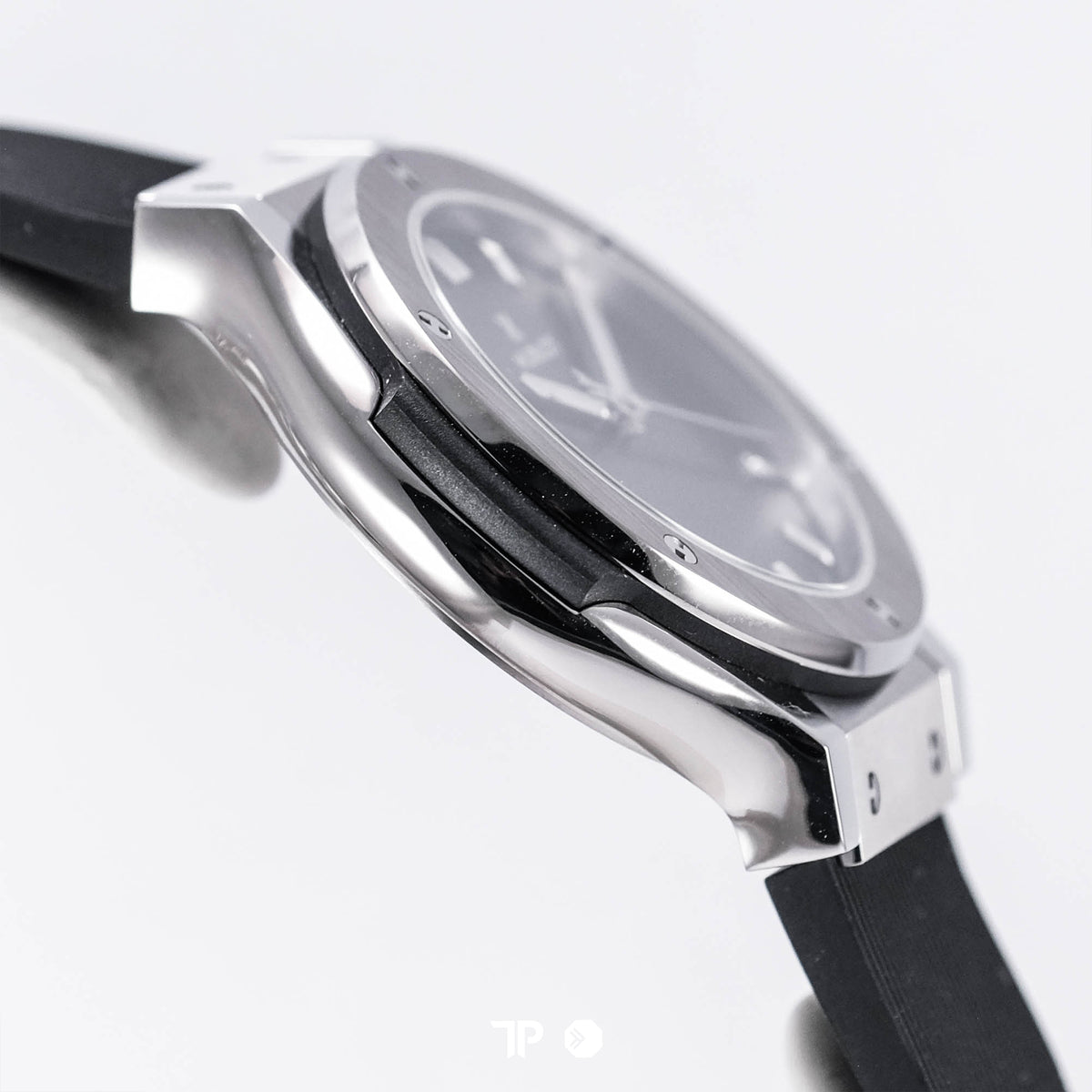 Classic Fusion Black Titanium 33mm (2026)