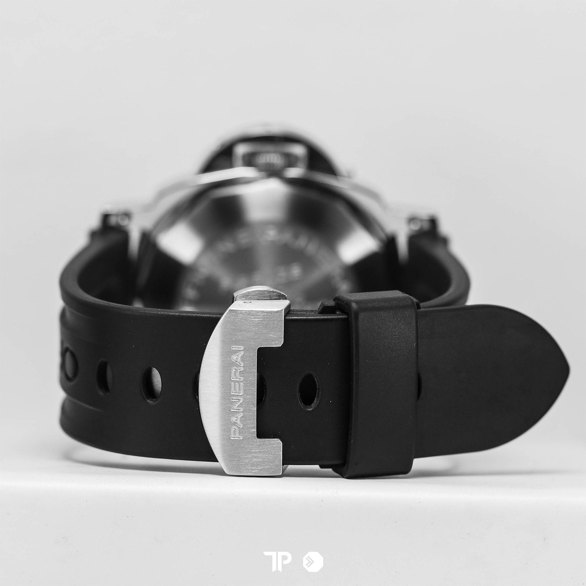 Submersible PAM00024 Black Dial 44mm (2016)