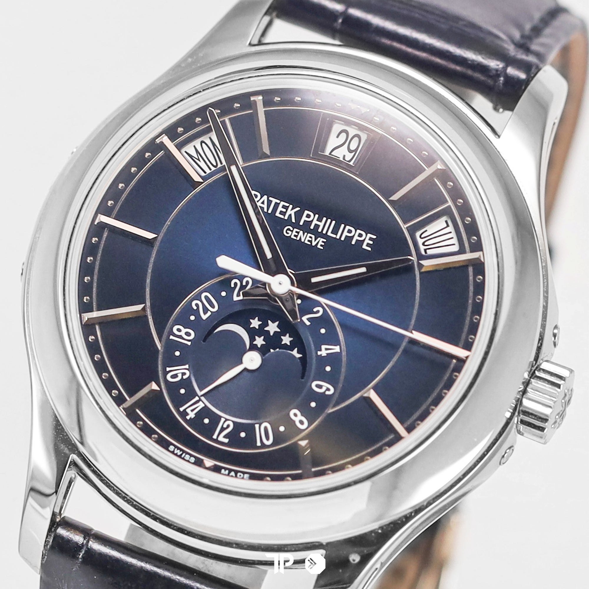 Complications 5205G White Gold Annual Calendar Moonphase Blue Dial 40mm (2024)