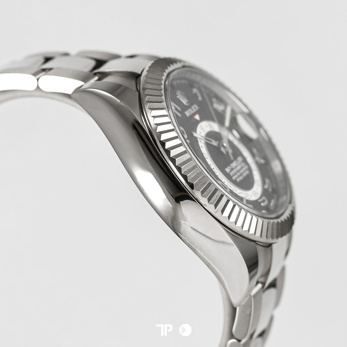 Sky-Dweller 42mm Oyster White Gold Black Dial (2016)