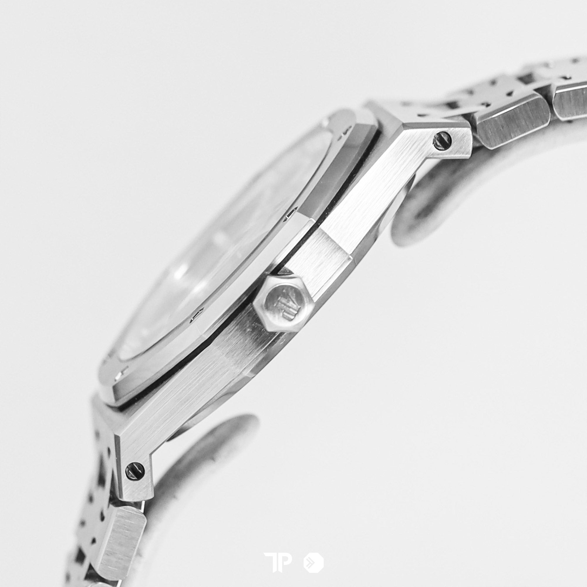 Royal Oak Quartz Black Tapisserie Dial 33mm (2017)