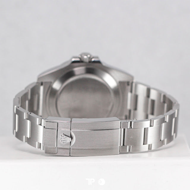 Explorer II White (2021)