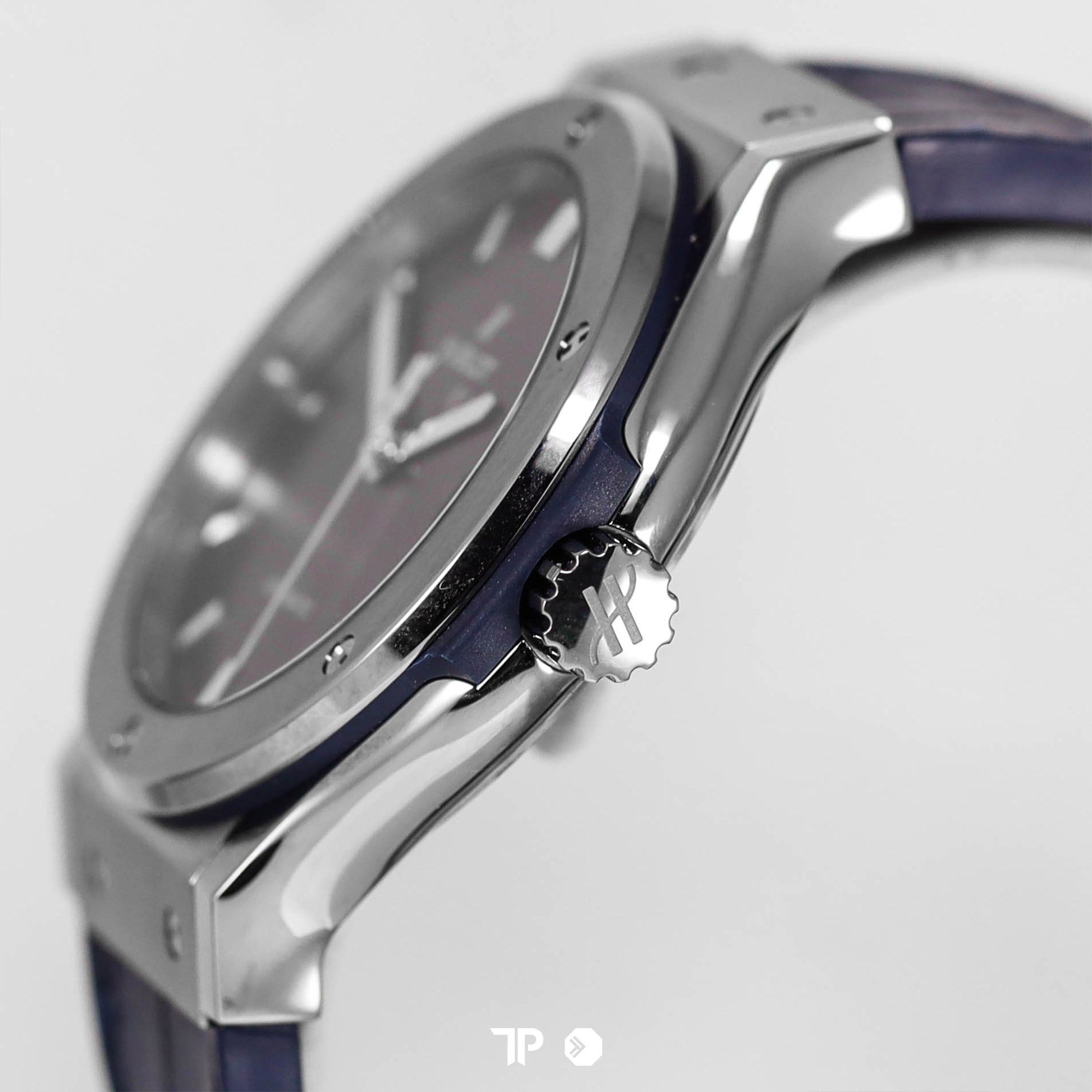 Classic Fusion Blue Titanium 42mm NEW (2024)