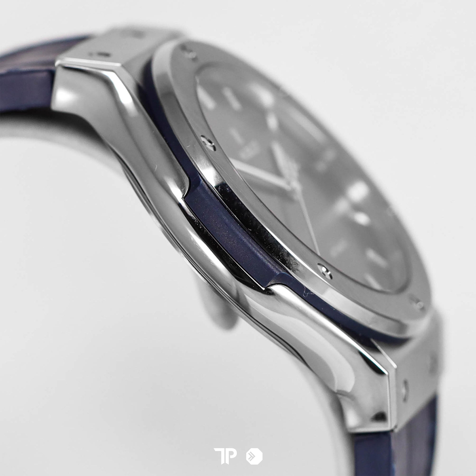 Classic Fusion Blue Titanium 42mm NEW (2024)