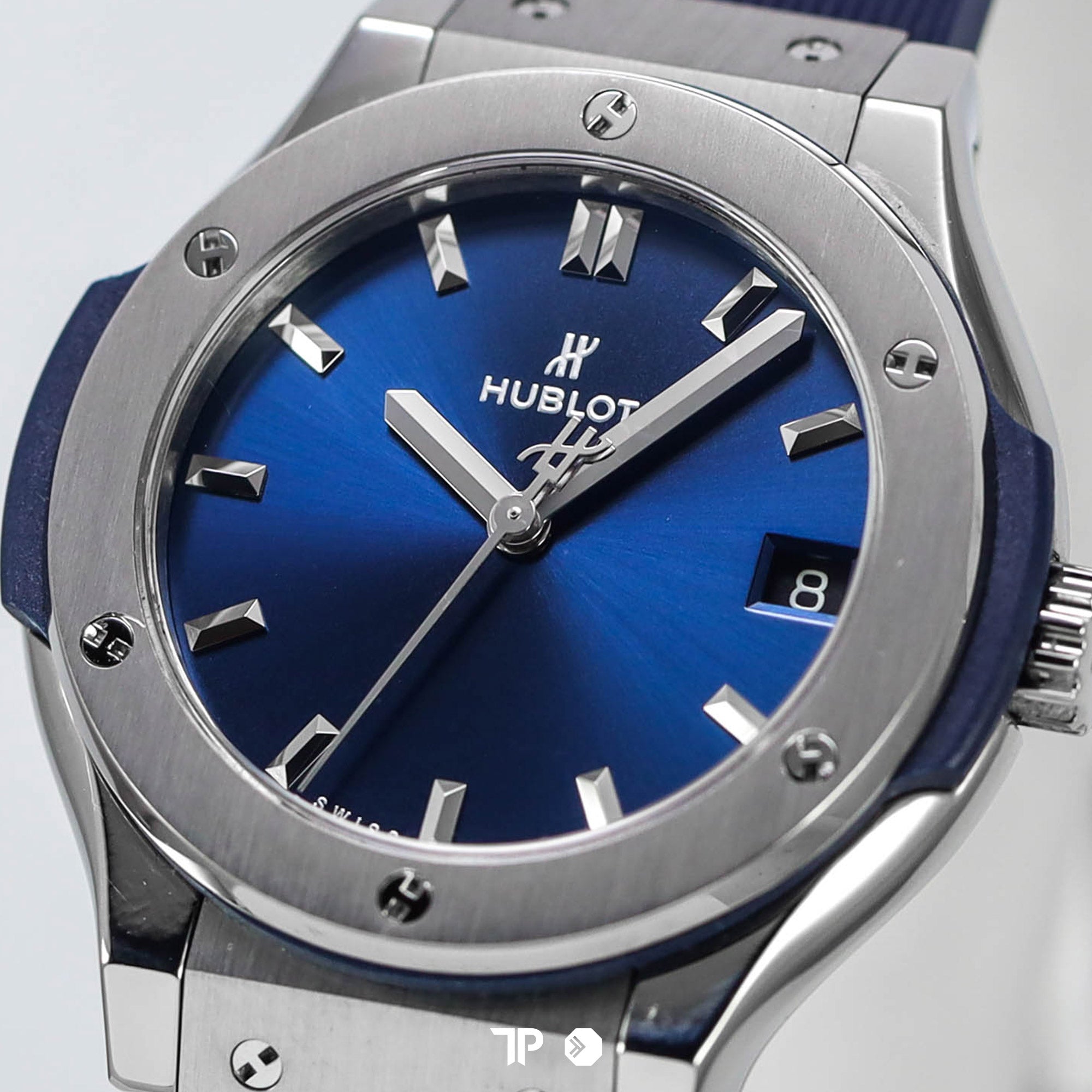 Classic Fusion Blue Titanium 33mm (2023)