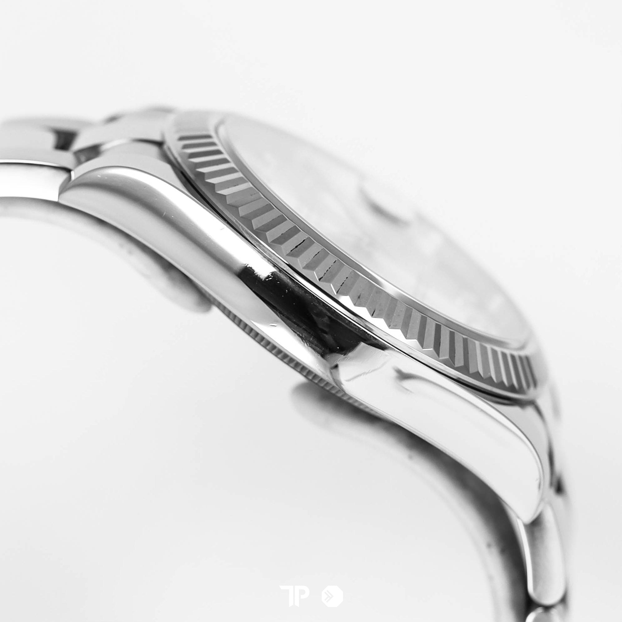 Datejust 41 Silver Dial White Gold Fluted Bezel Diamond Index (2017)