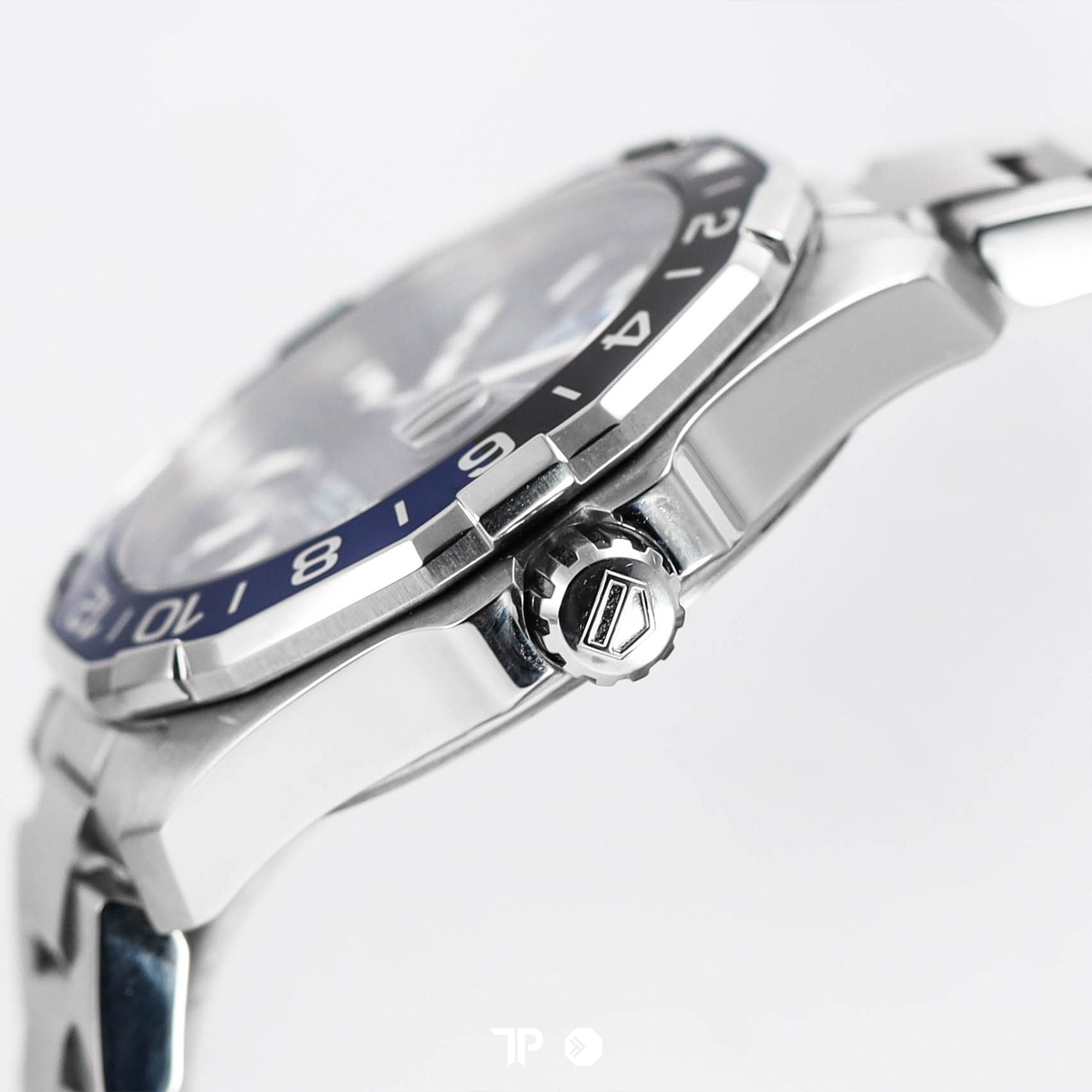 Aquaracer Calibre 7 GMT Batman 43mm