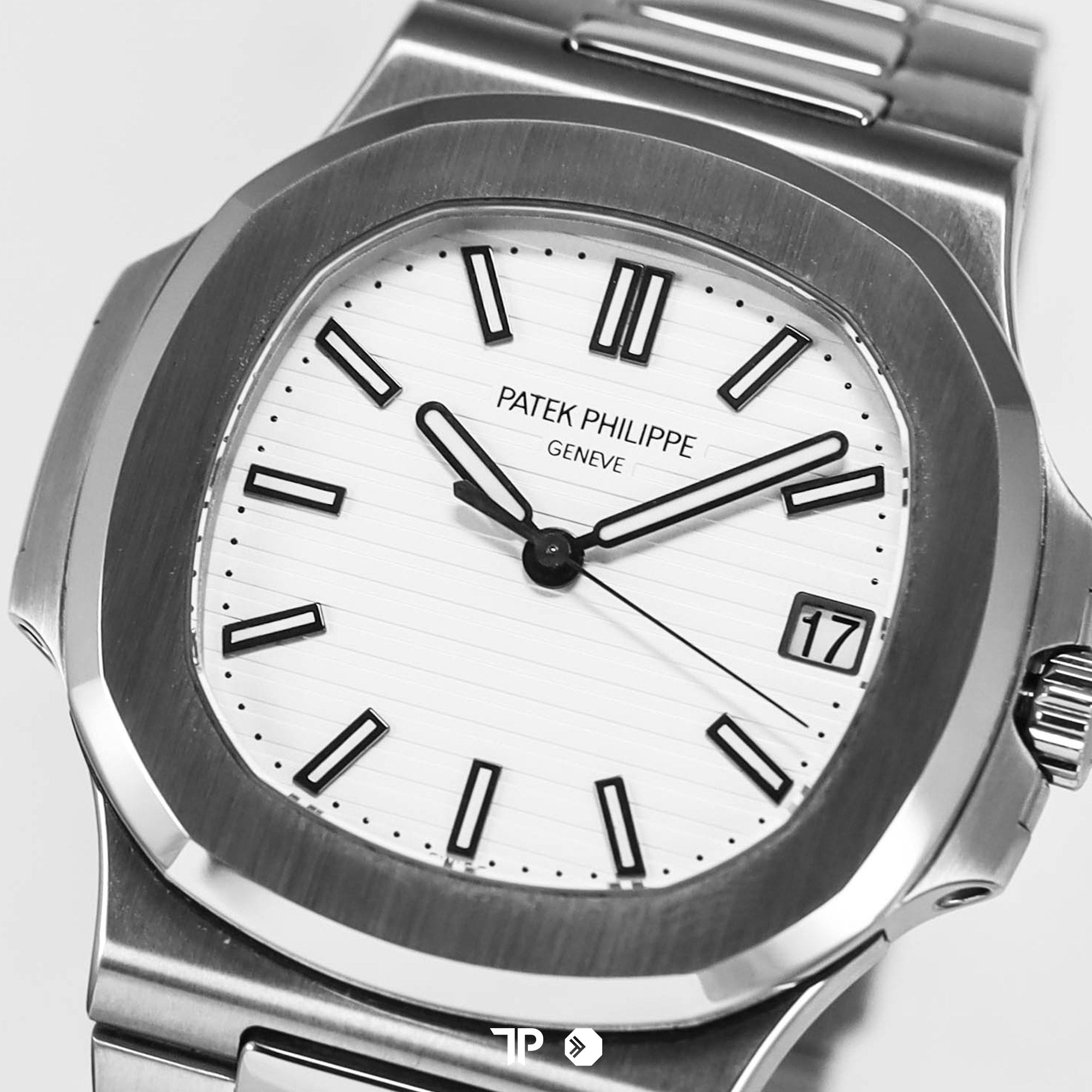 Nautilus 5711/1A White Dial 40mm (2015)