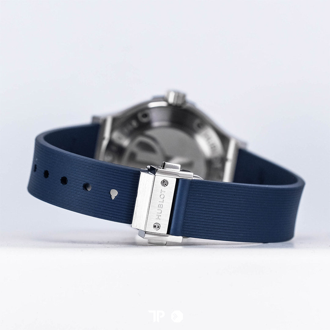 Classic Fusion Blue Titanium 33mm (2026)