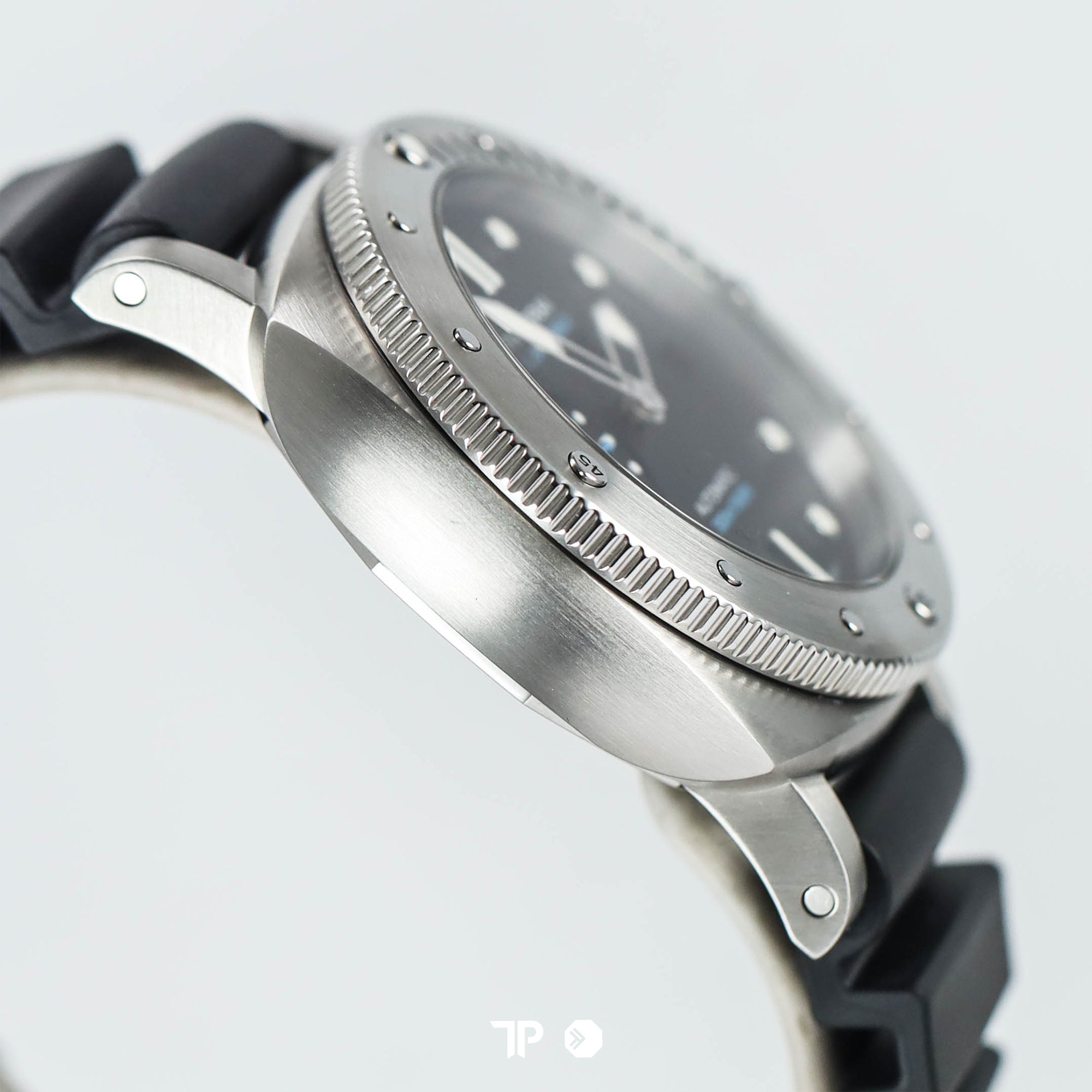 Luminor Submersible PAM 973 Black Dial 42mm (2022)