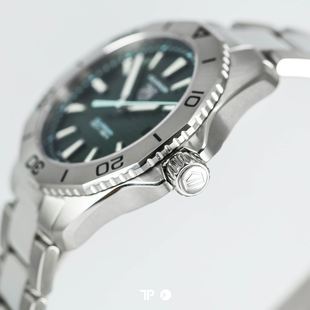 Aquaracer Professional 200 Solargraph Green Sunray Bracelet 40mm NEW(2026)