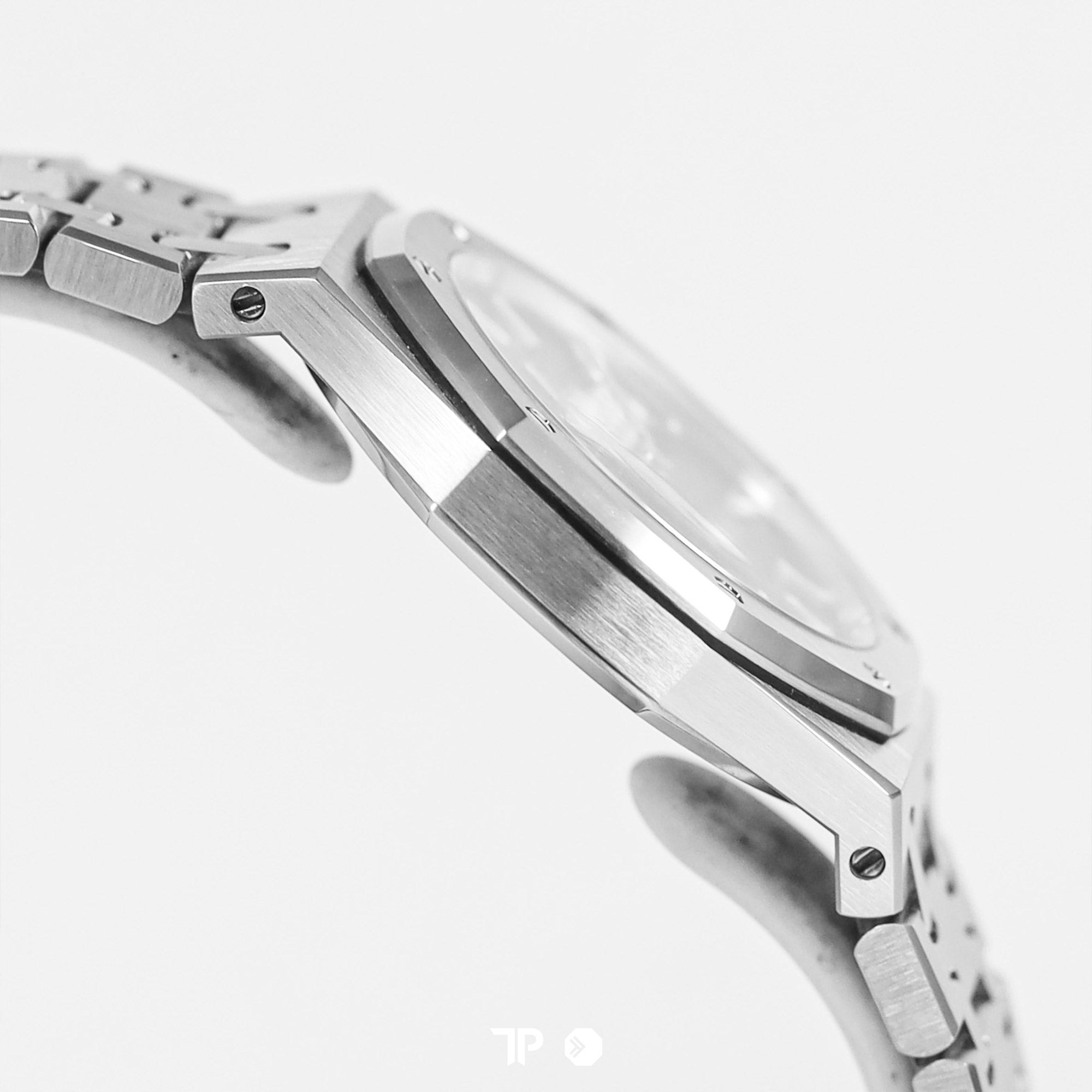 Royal Oak Quartz Black Tapisserie Dial 33mm (2017)